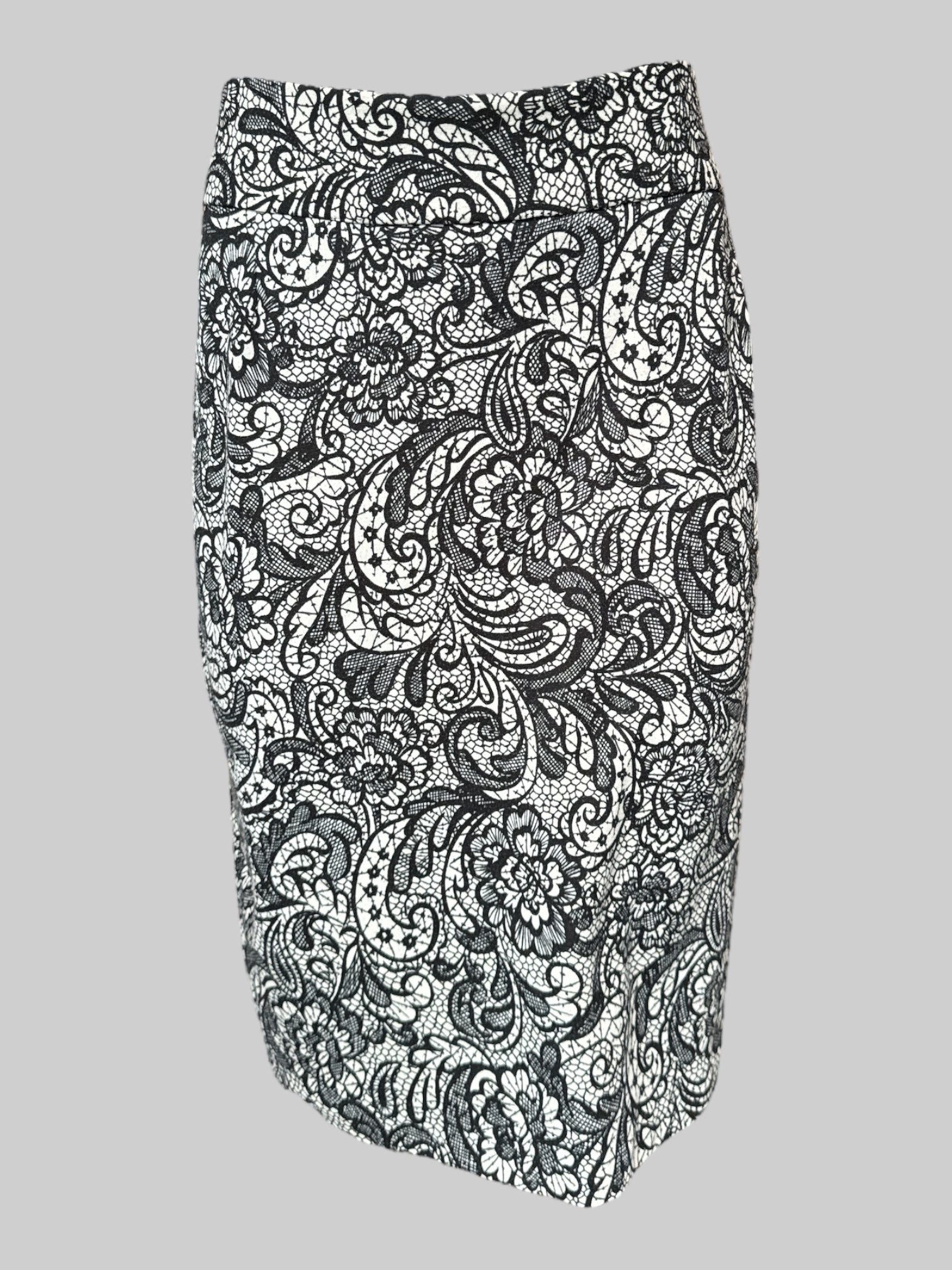 1X Stretchy midi black and off white paisley and floral skirt