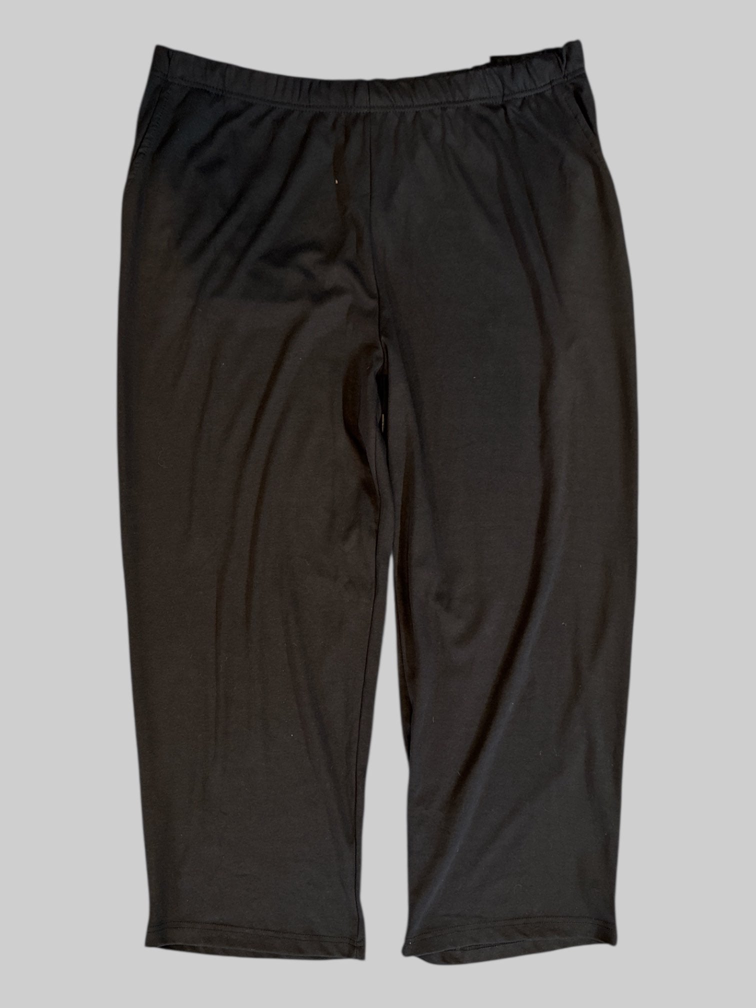 2X Black very stretchy and flowy pants with pockets and elastic waistband