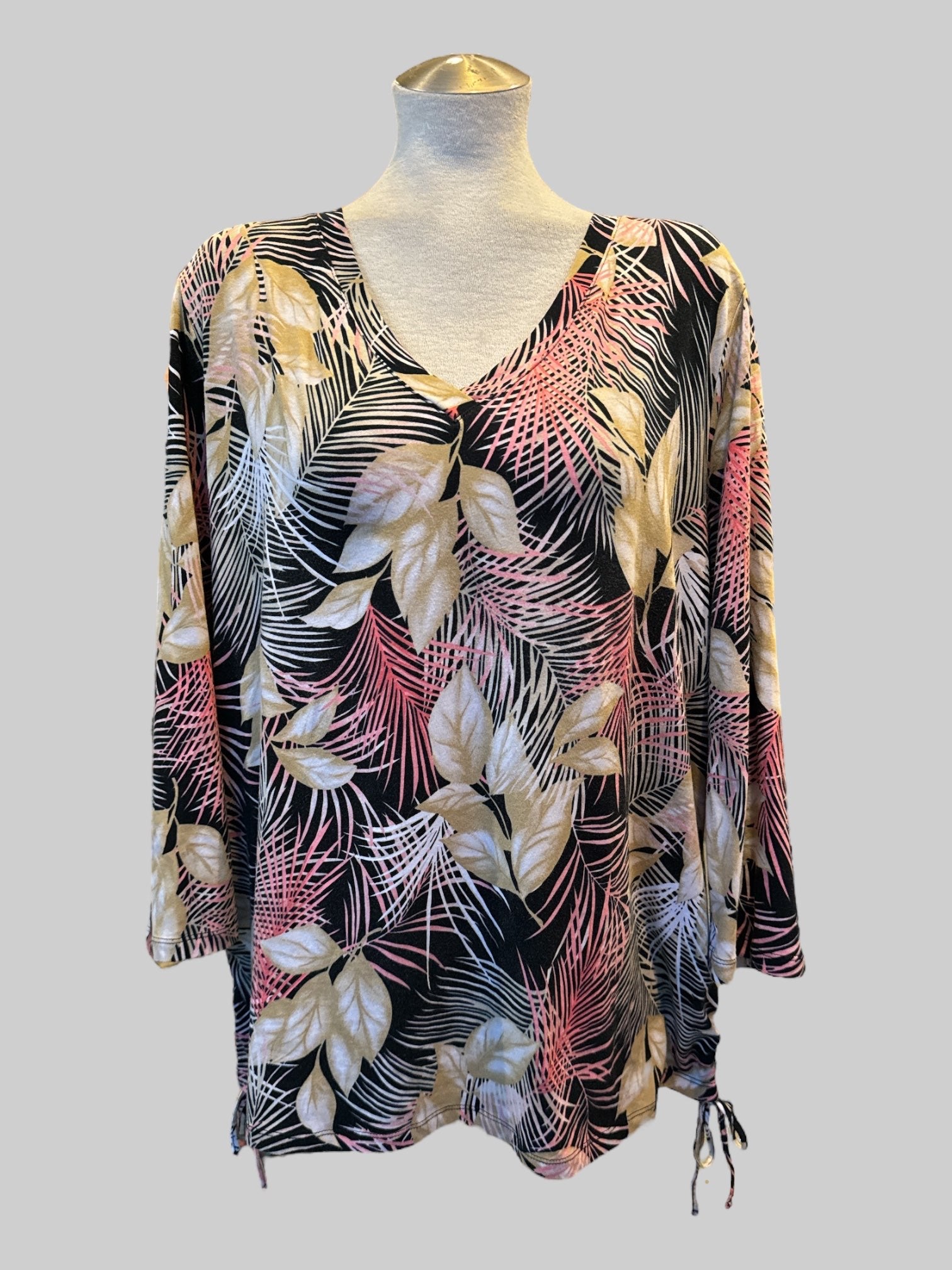3X vintage stretchy black top with multicolor  botanicals and drawstring sides