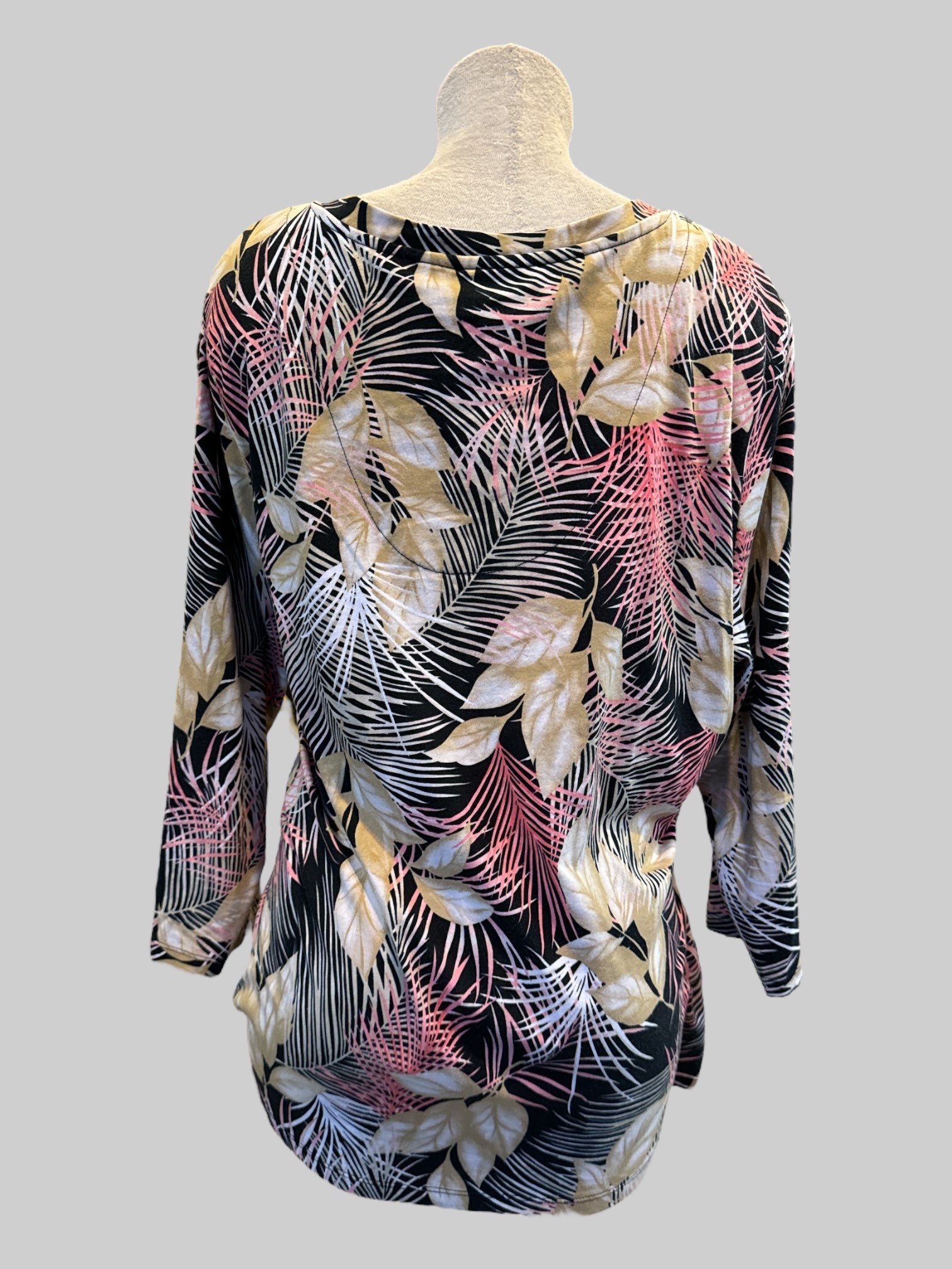 3X vintage stretchy black top with multicolor  botanicals and drawstring sides