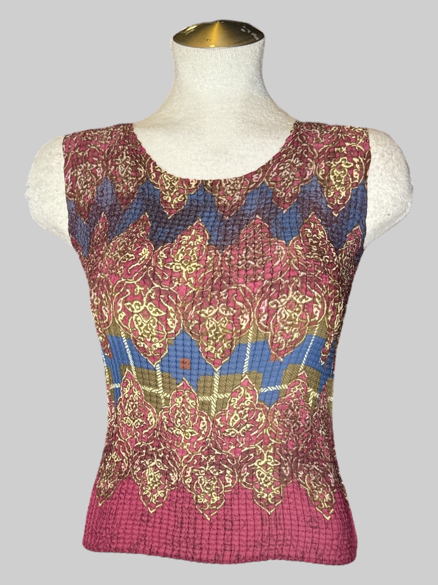L Vintage multi-pattern multicolor textured sleeveless top