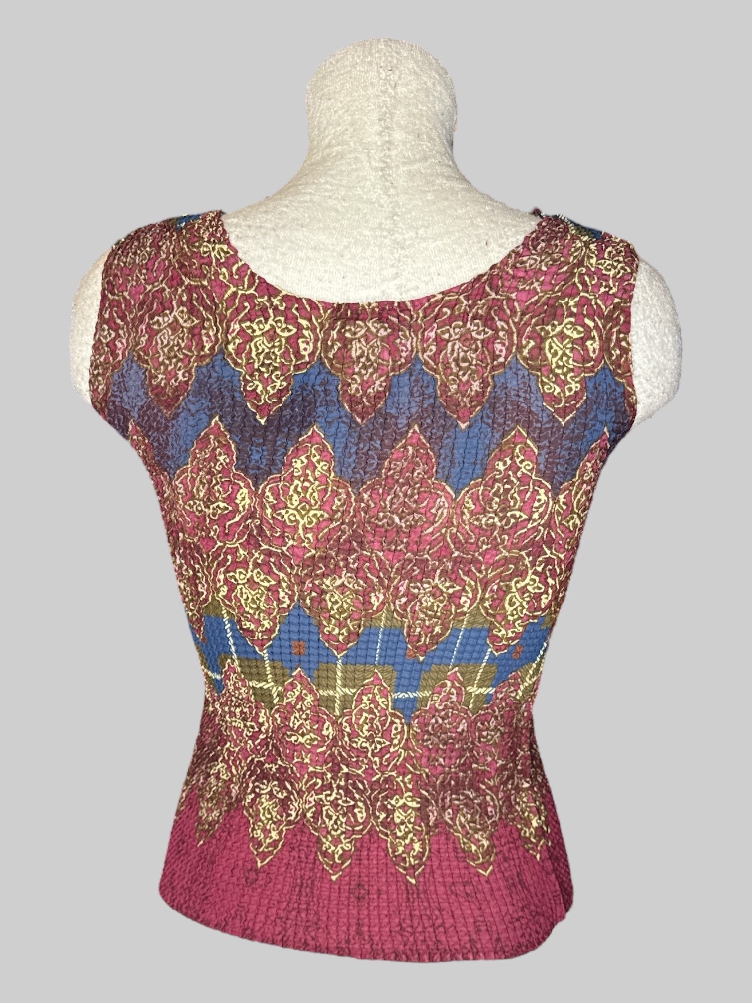L Vintage multi-pattern multicolor textured sleeveless top