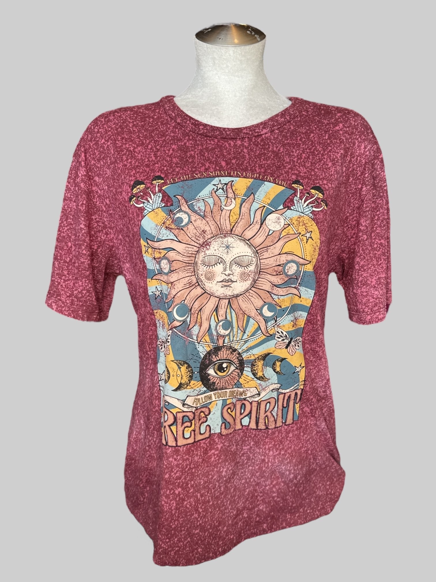 L Red tie dye t shirt with graphic on front
