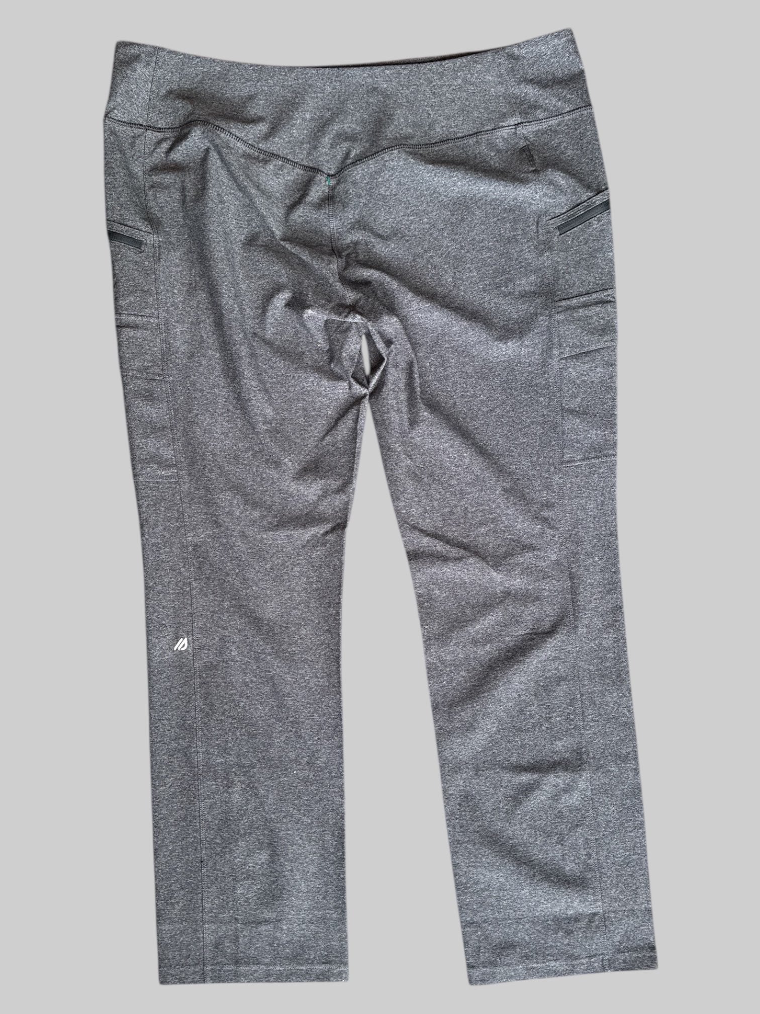 2X NWT gray leggings with multiple pockets and stretch, perfect for hiking!