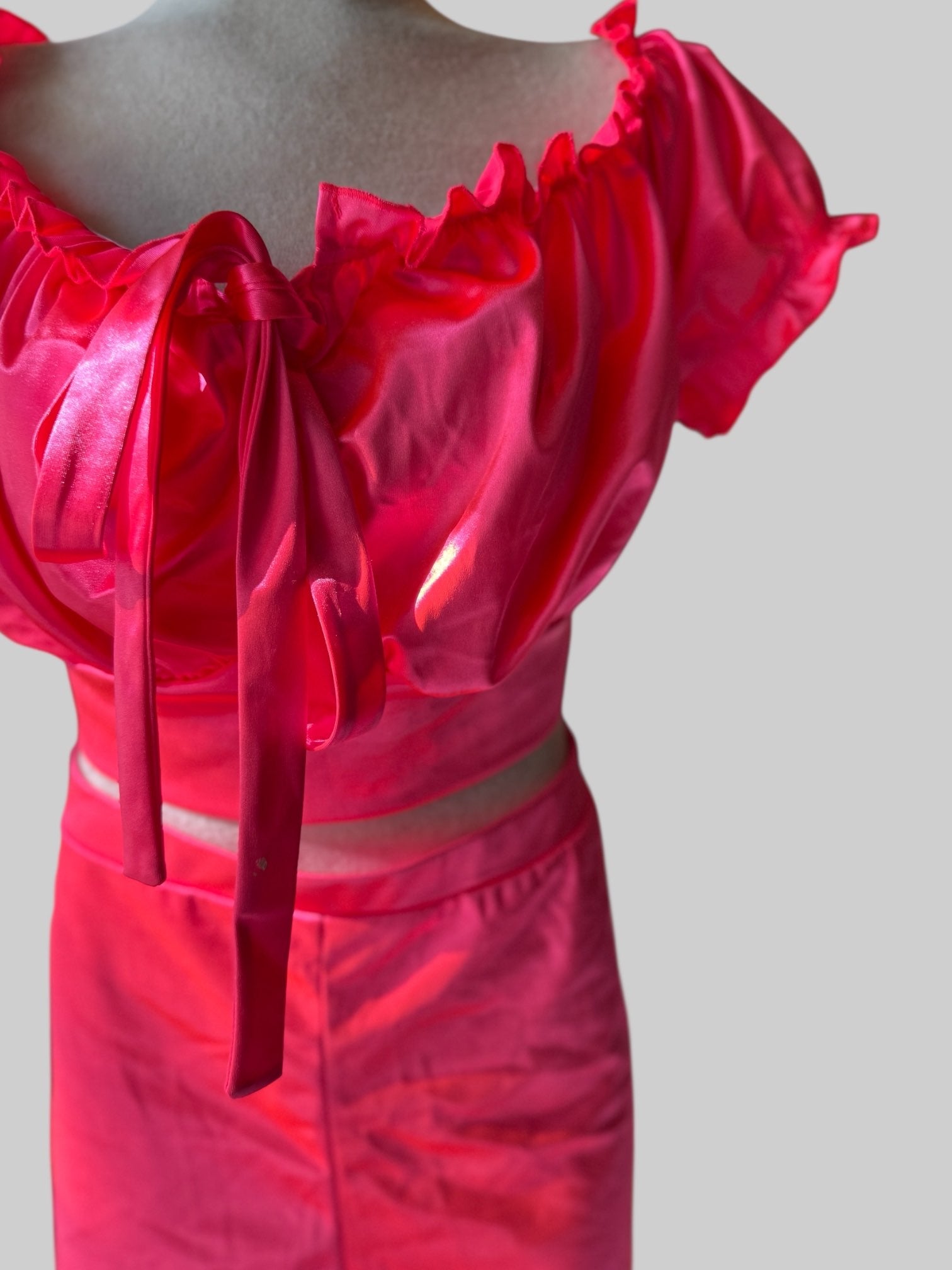 2X Shiny neon pink 2 piece set with crop top and shorts