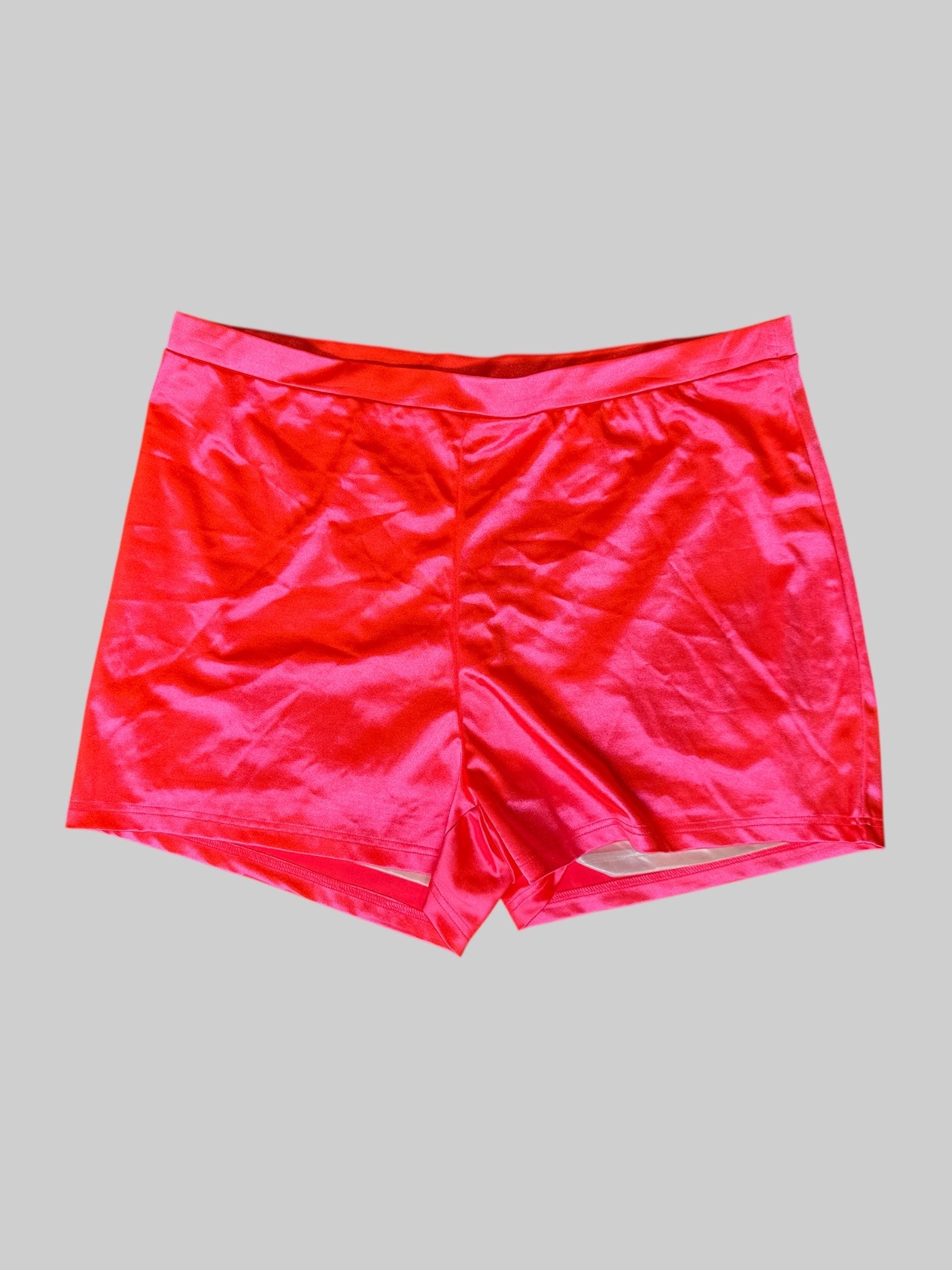 2X Shiny neon pink 2 piece set with crop top and shorts
