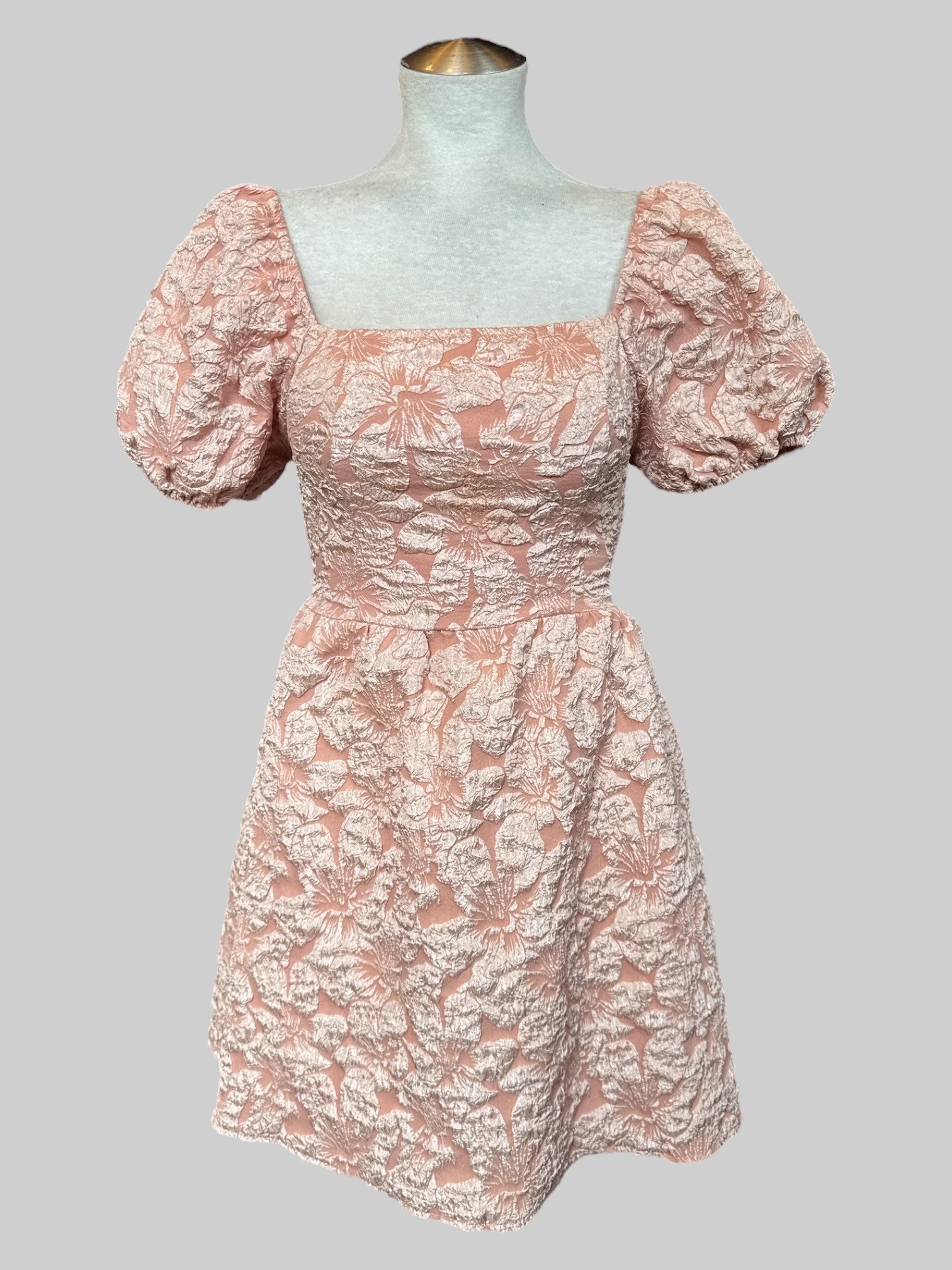 S Peachy pink dress with textured florals and lace up back