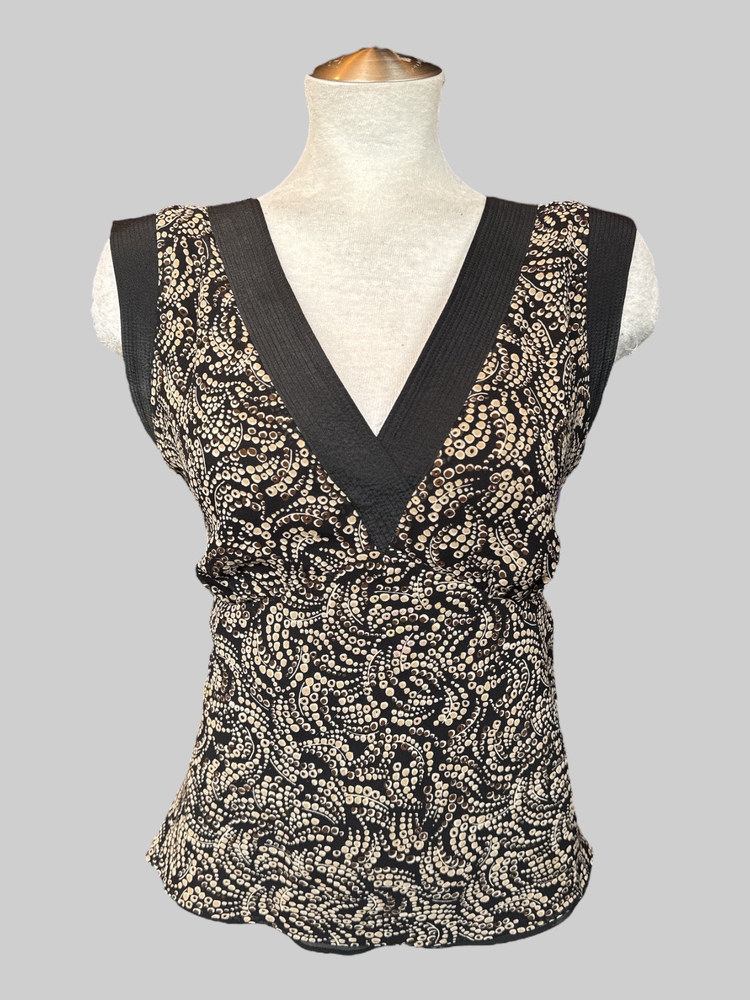 M Vintage silk flowy tank top with brown, tan, and white geometric patterns
