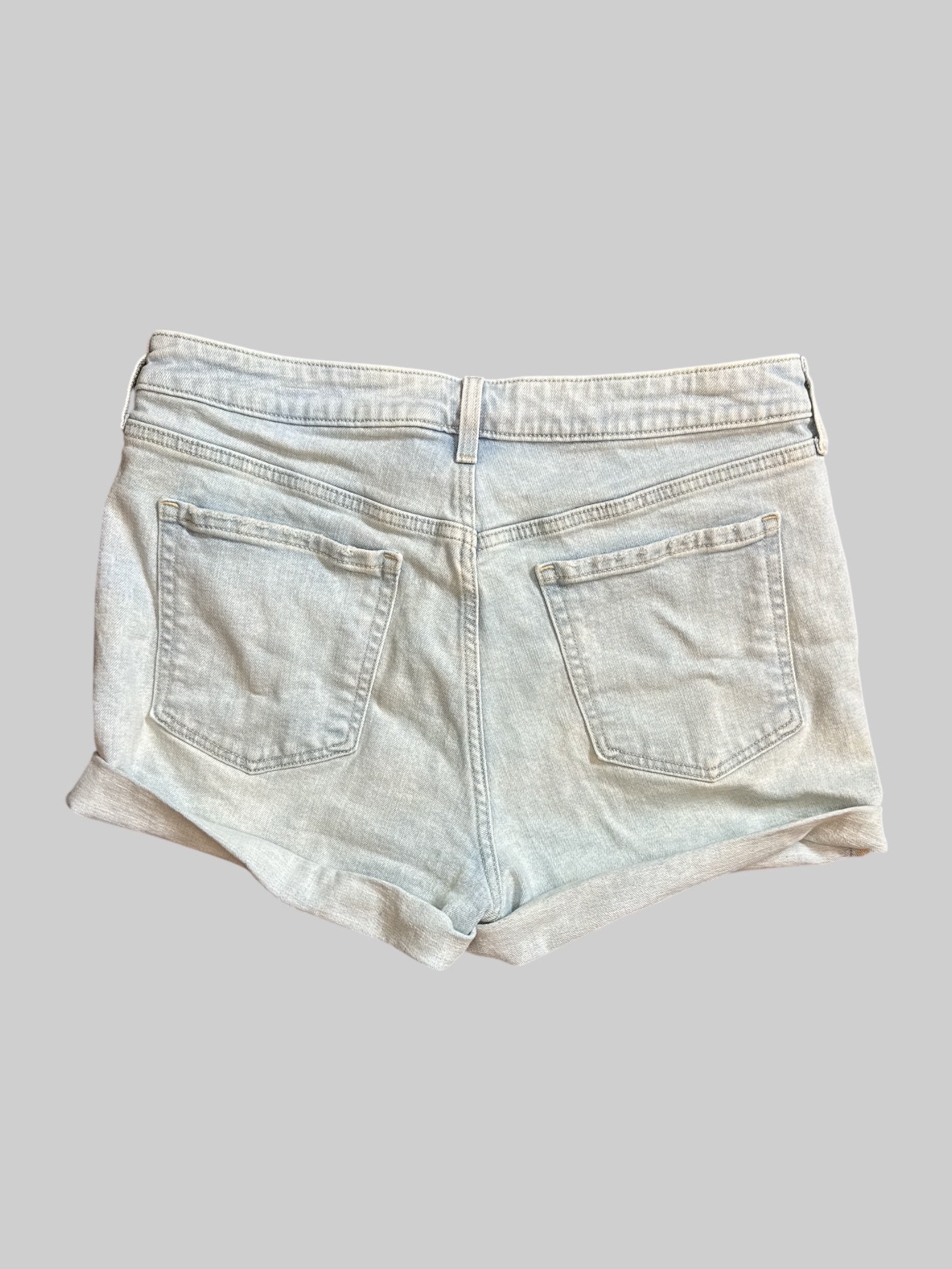 XL Light wash denim shorts