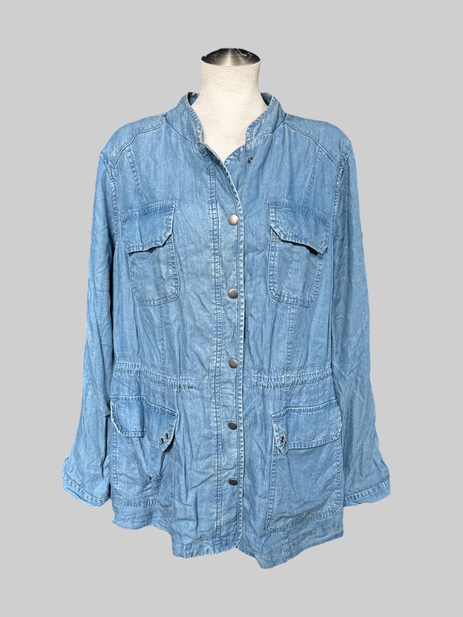 0X Lightweight denim jacket with multiple pockets