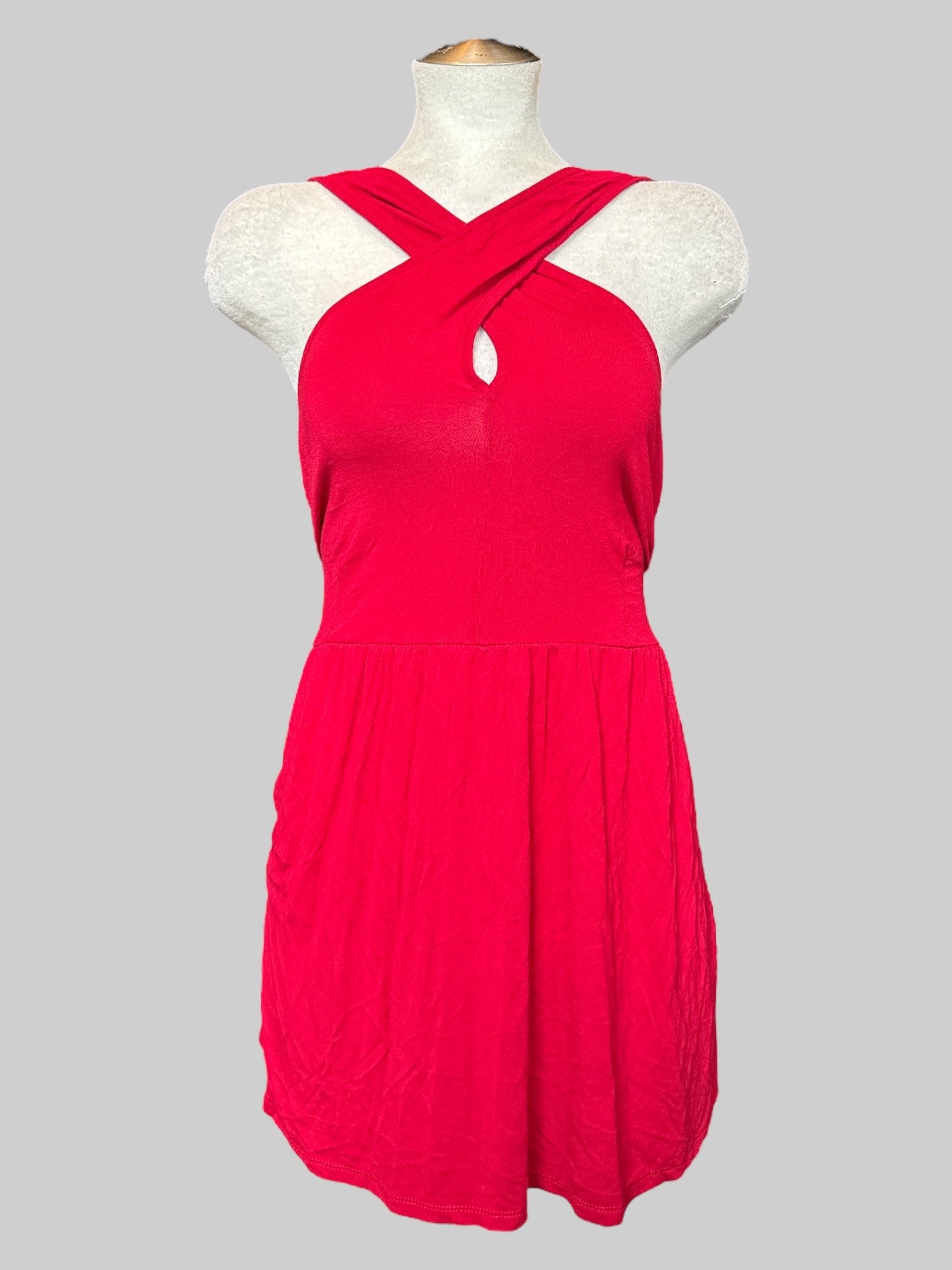 4X Flowy red sleeveless top with chest cut out and crisscross straps