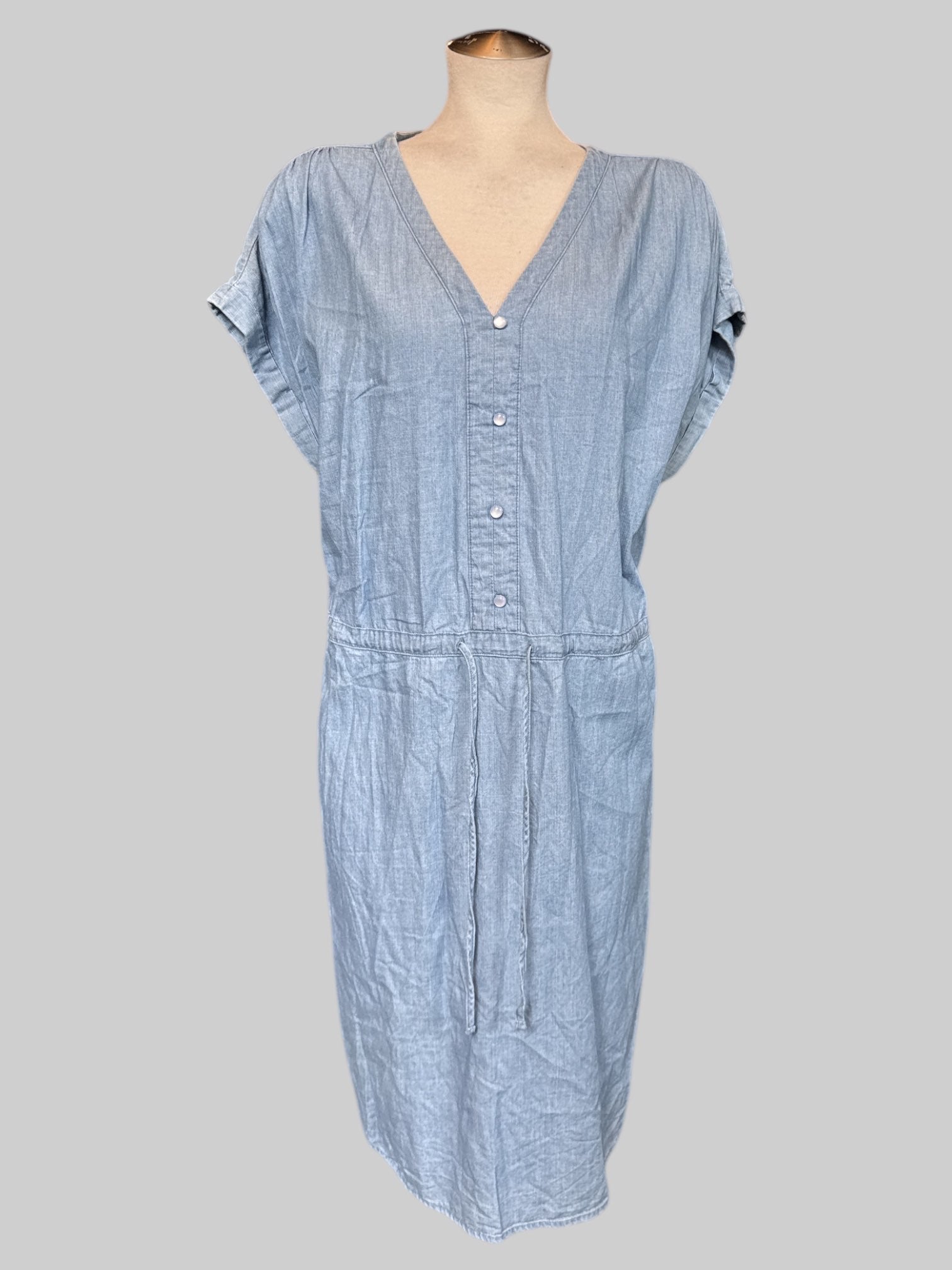 2X light blue dress with faux buttons and draw string waist