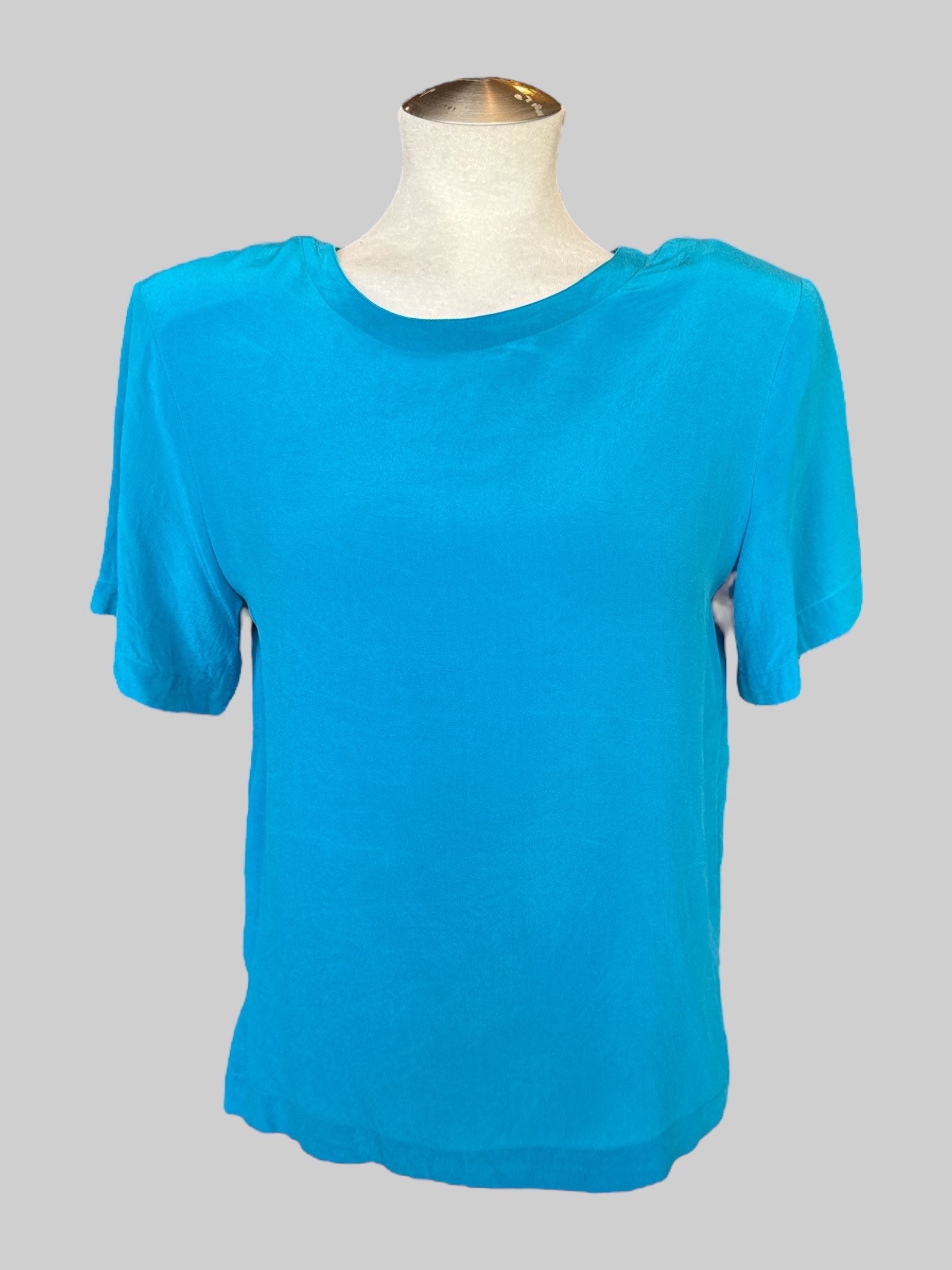 M vintage silk blue short sleeve top with shoulder pads