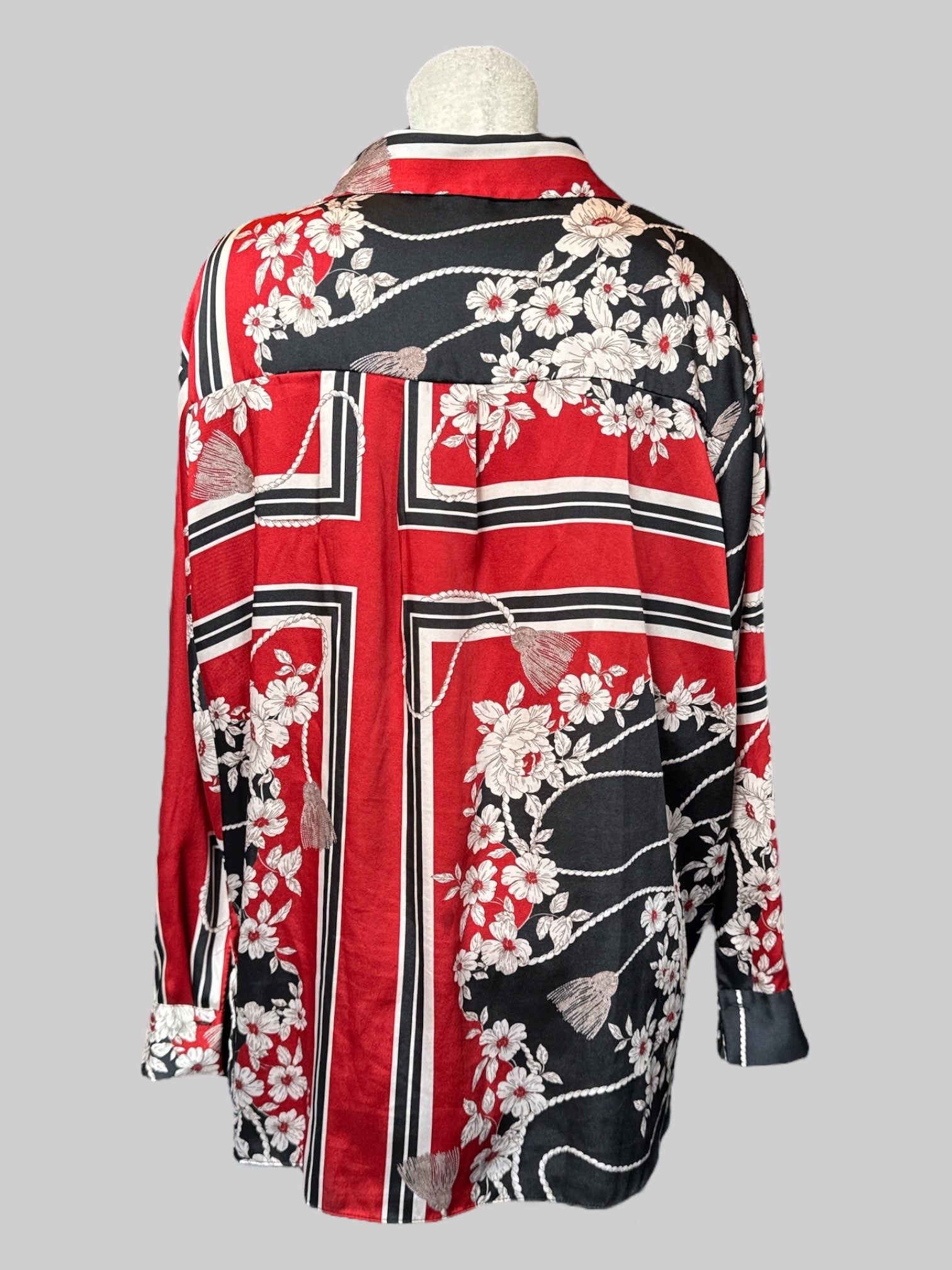 4X flowy red black and white button up top with tie in front