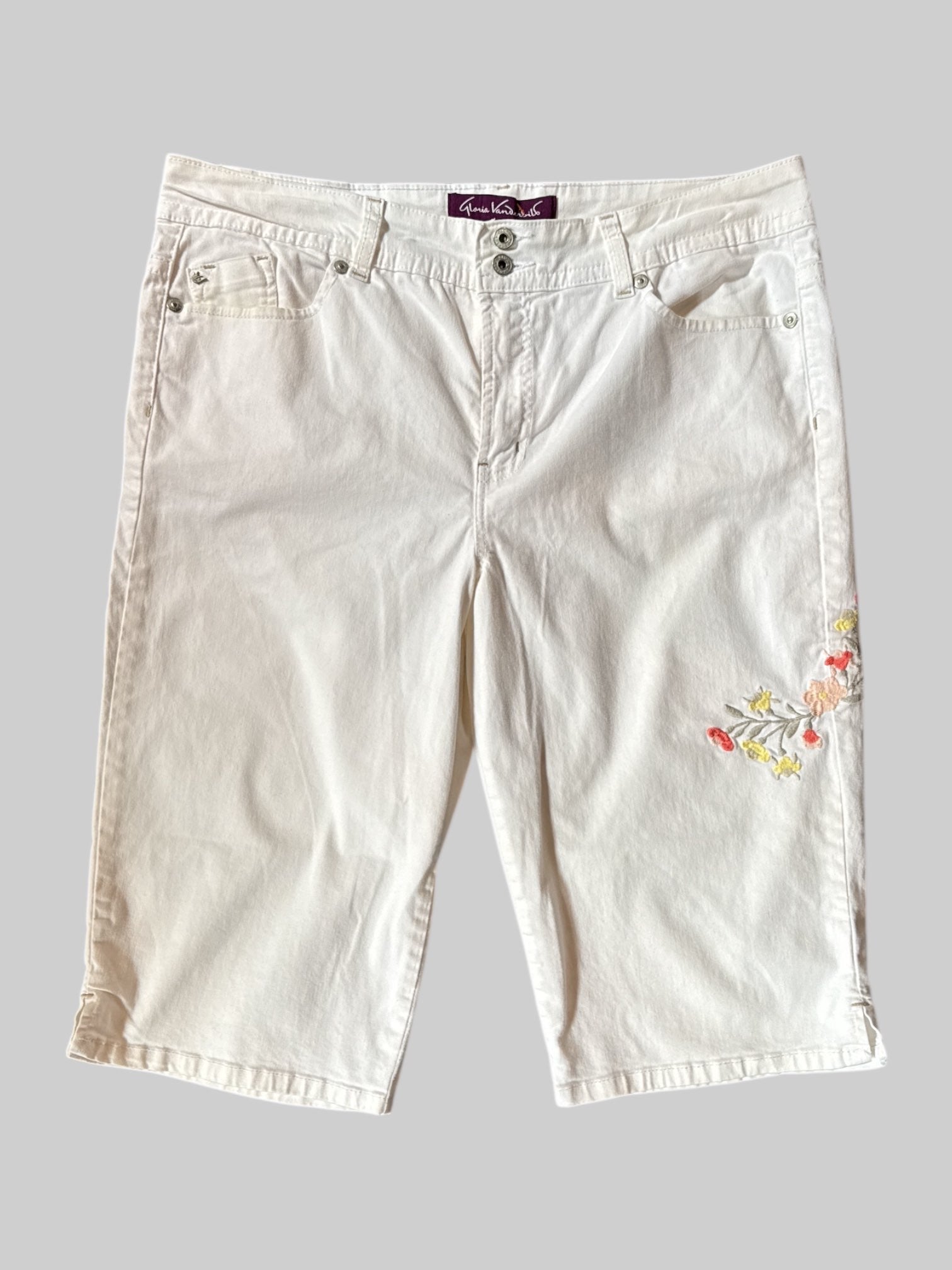 XL white below the knee shorts with floral embroidery