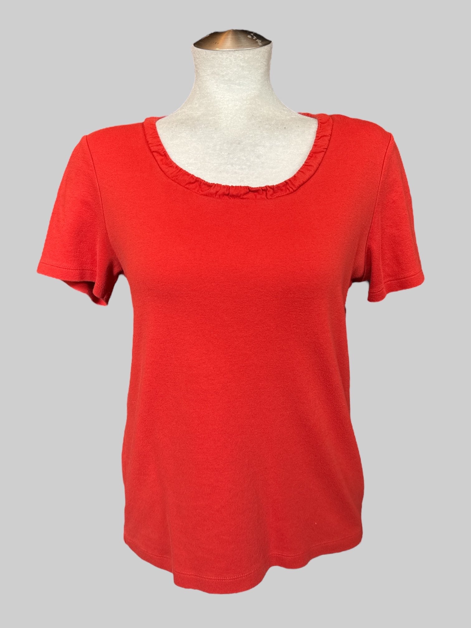 M orange scoop neck short sleeve top