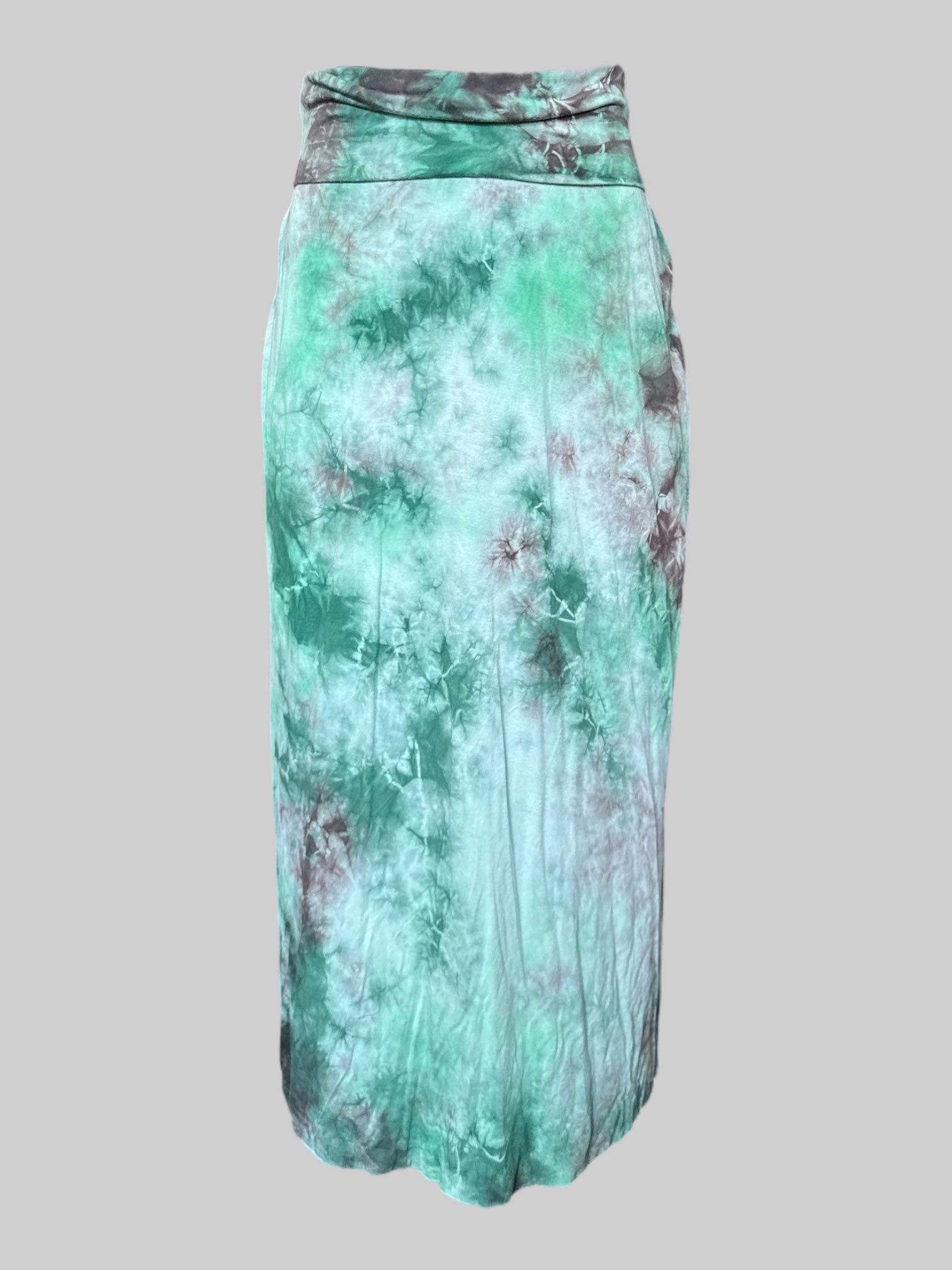 L green, white, and brown tie dye flowy maxi skirt