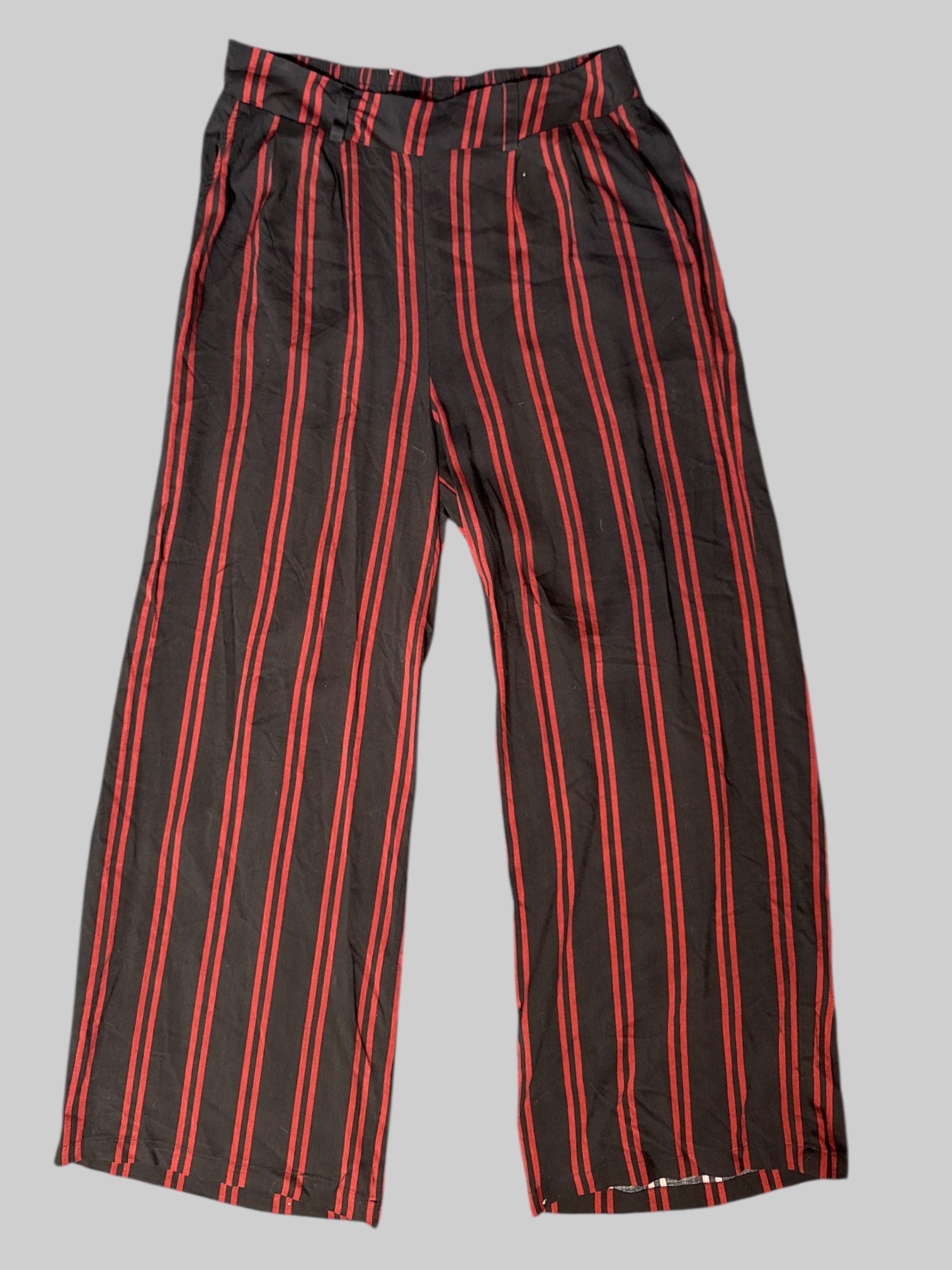 XL NWT Torrid red and black striped flowy pants with elastic waistband