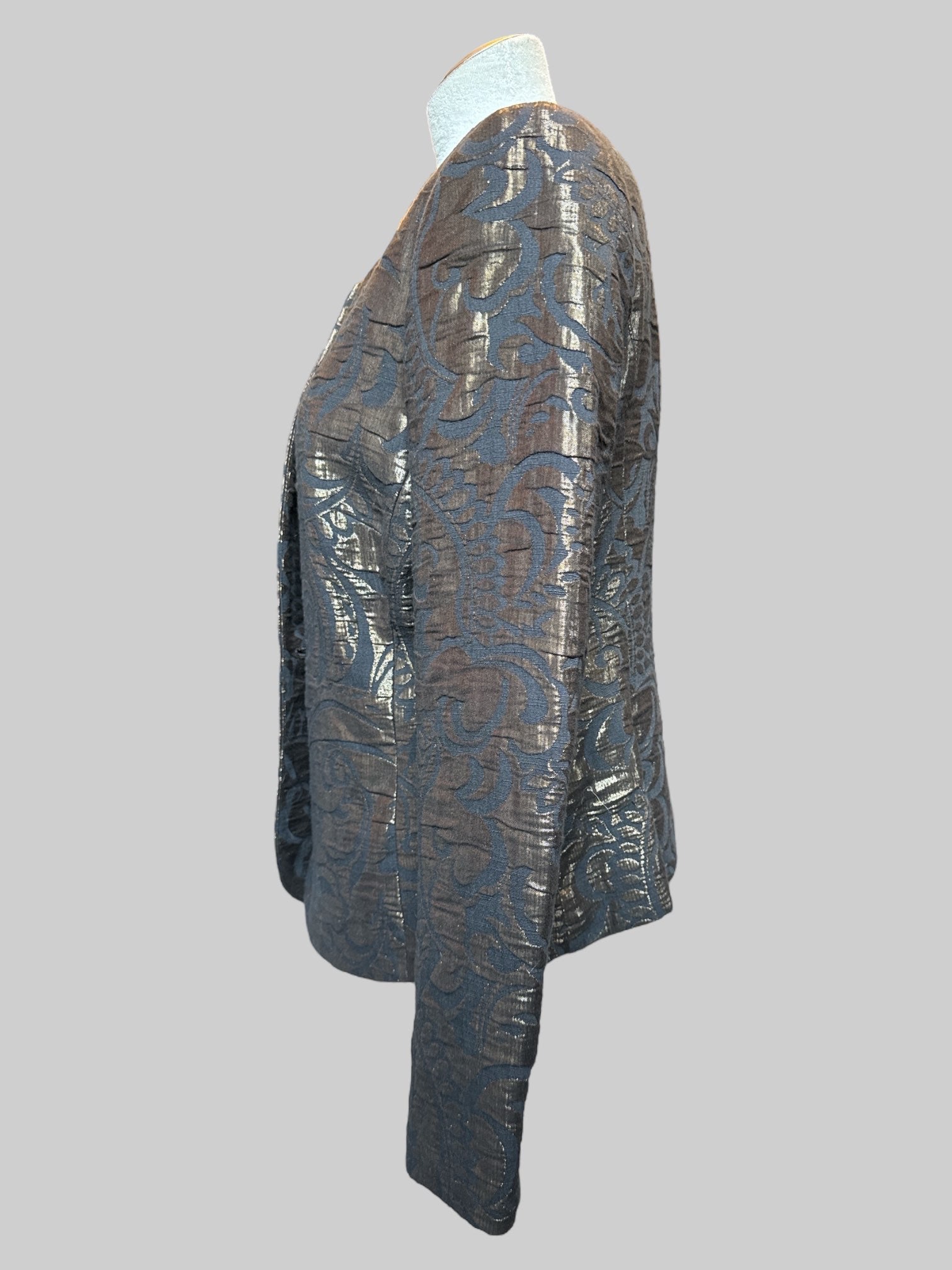 XL black blazer with textured gold details