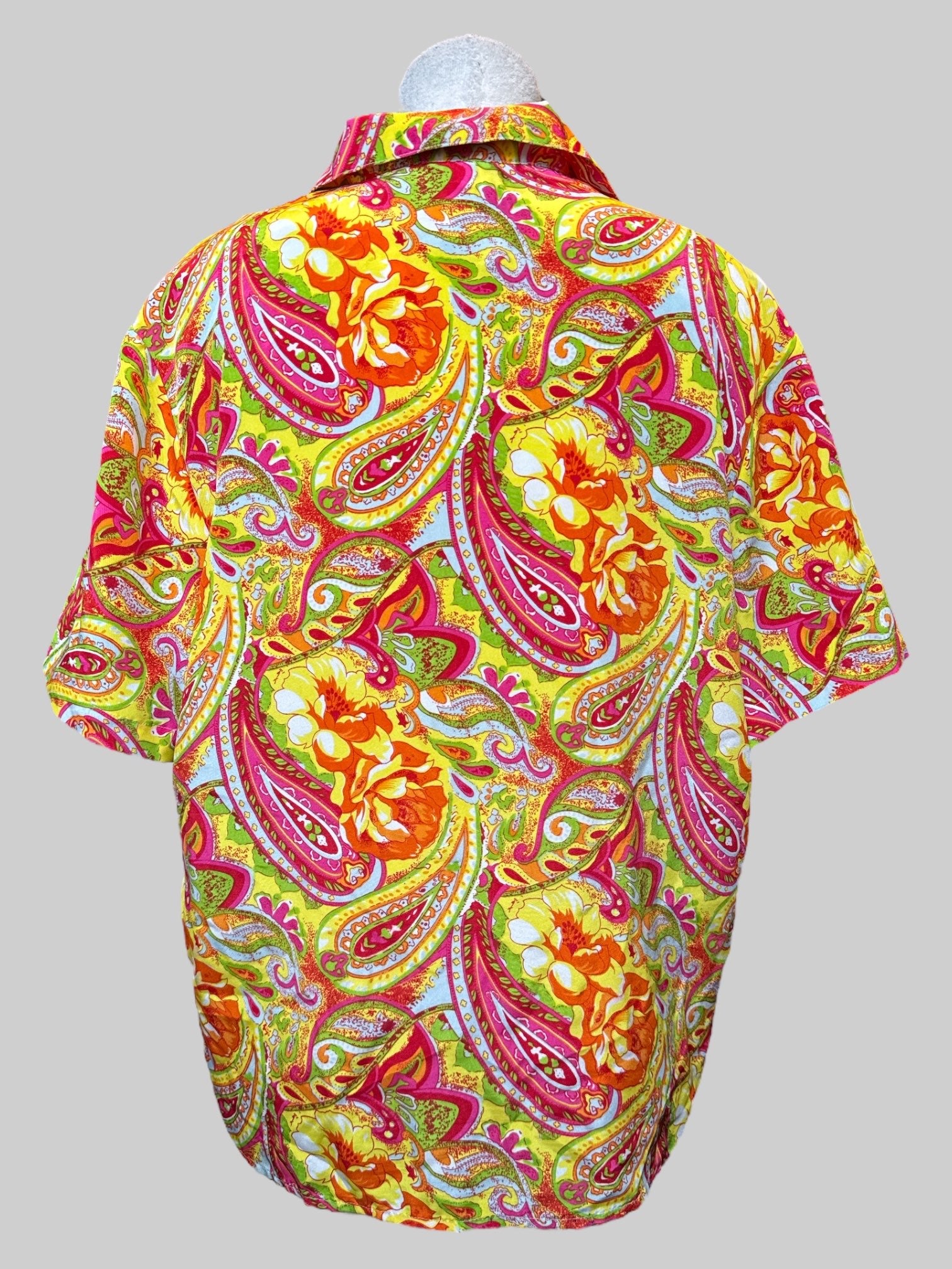 XL vintage multicolor paisley and floral pattern button up