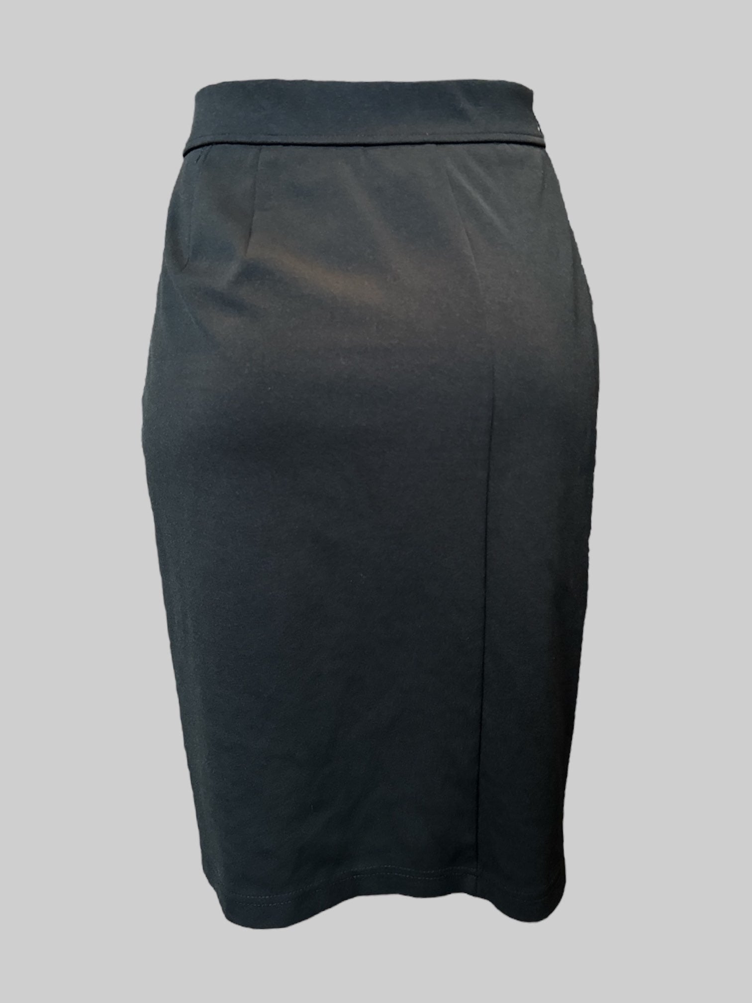 2X Black below the knee skirt
