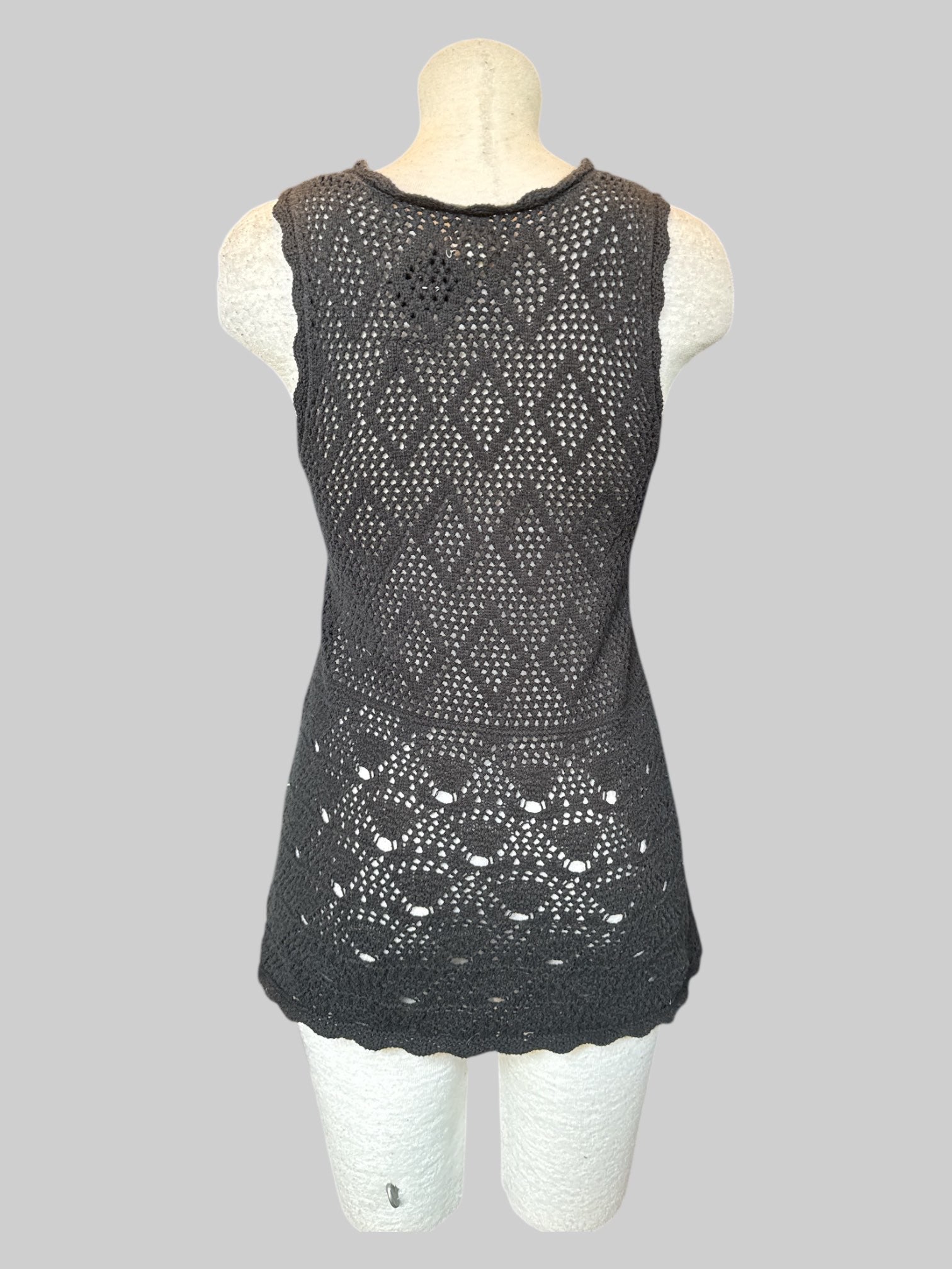 M black knit sleeveless cardigan