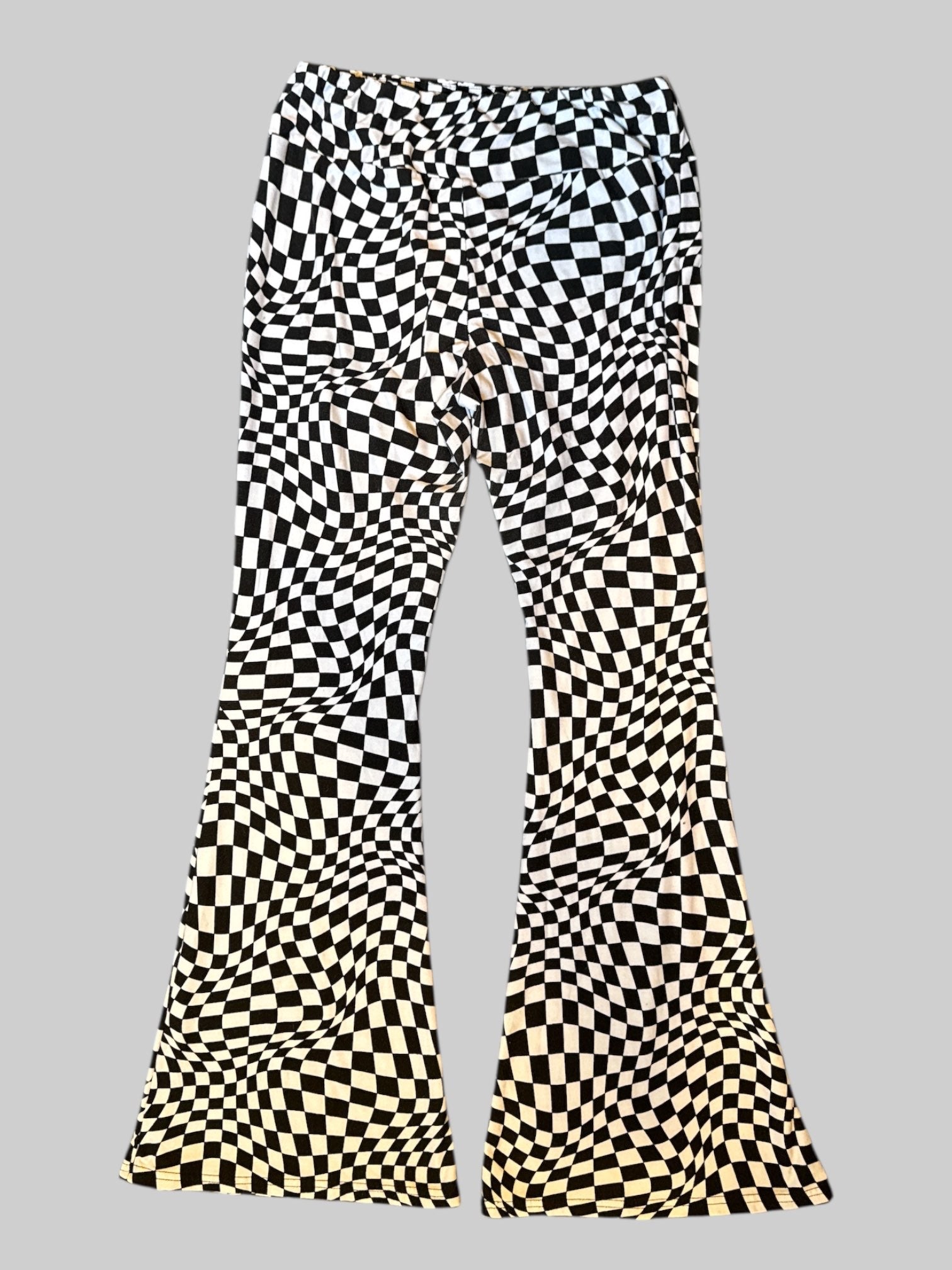 XL black and white wavy checkered pants with bell bottoms