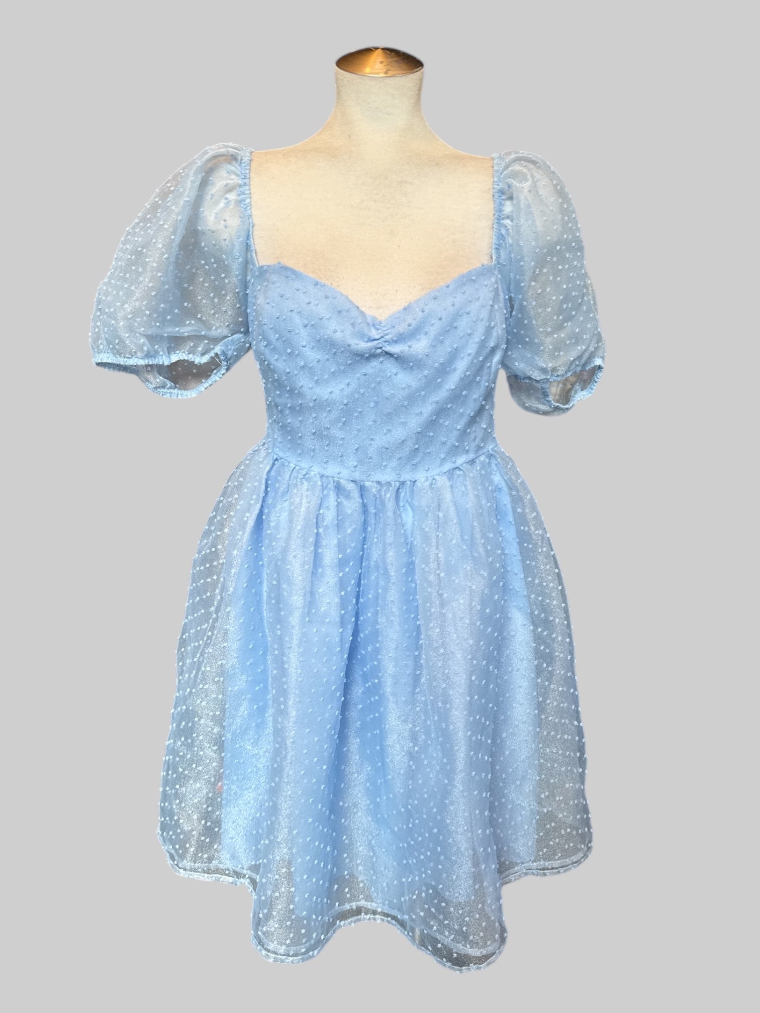 0X Light blue dress with textured dots and balloon sleeves