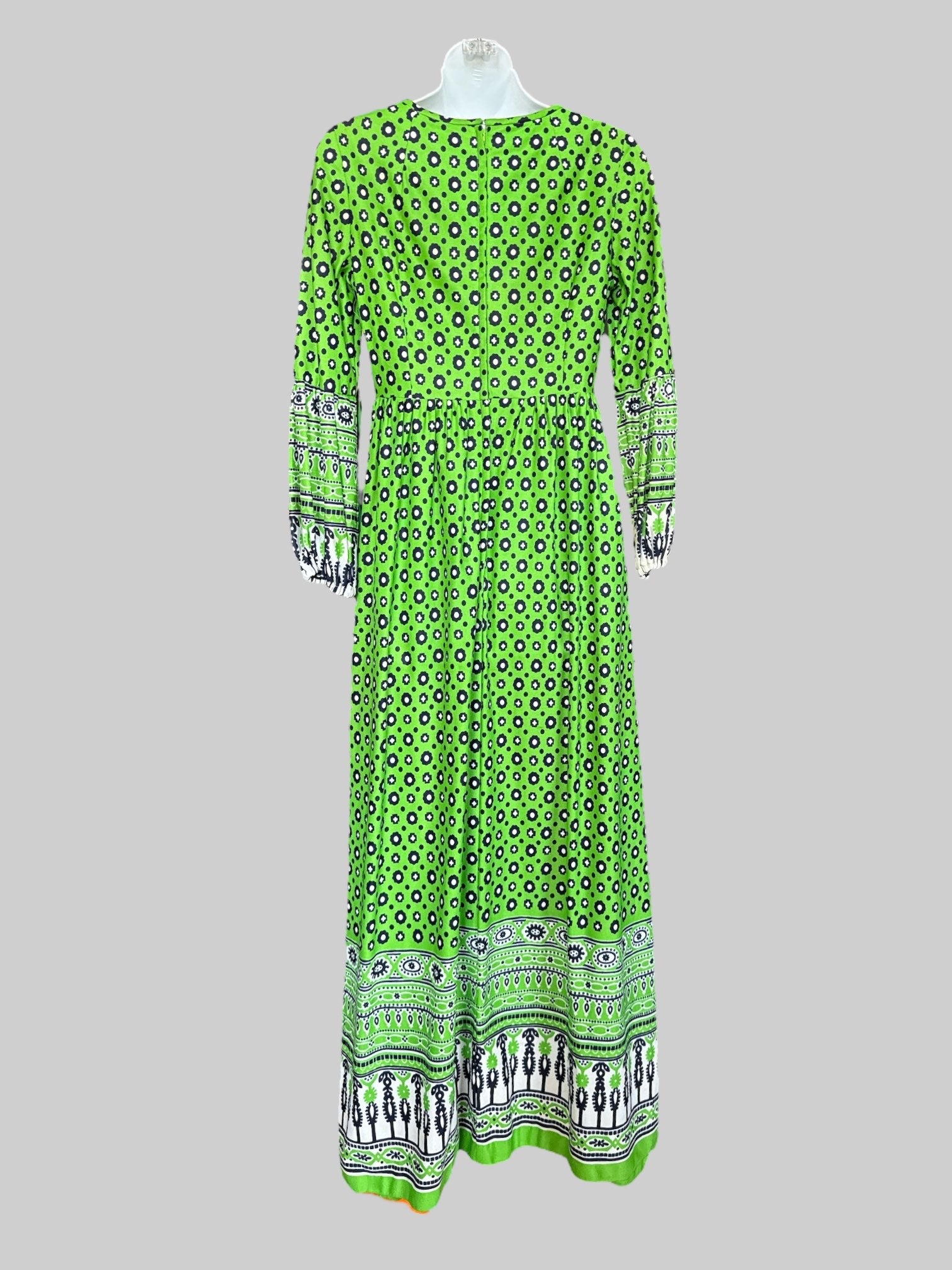 XS VTG green maxi dress with blue and white geometric patterns