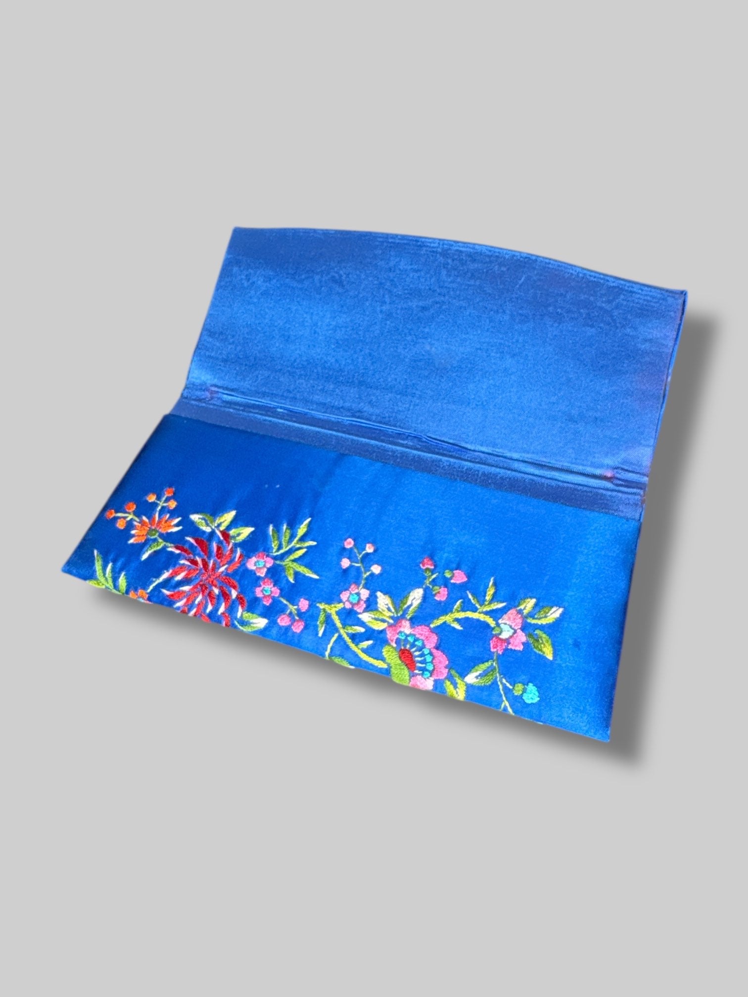 Blue vintage Chinese embroidered wallet