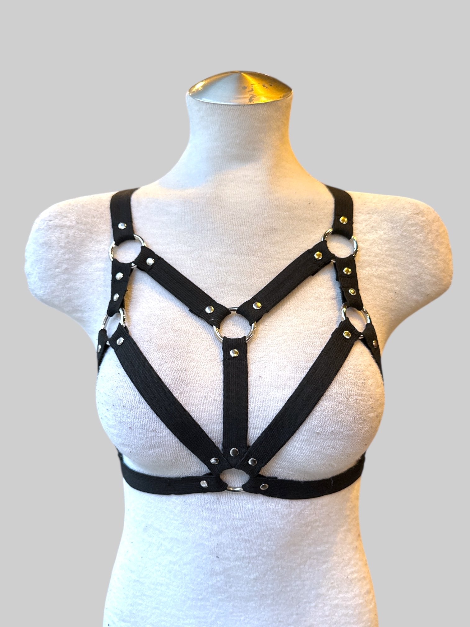 XL Adjustable stretchy chest harness with O rings