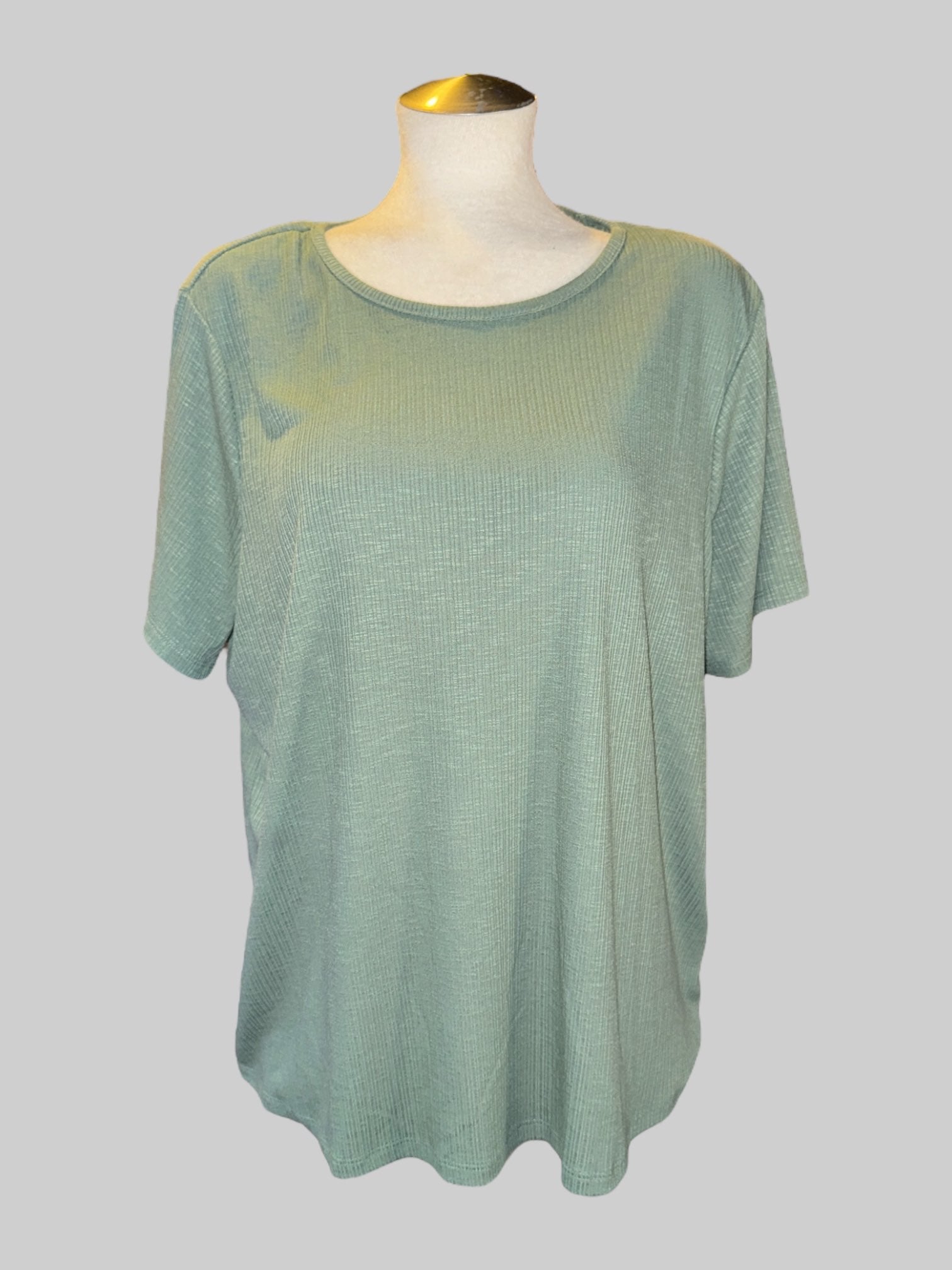 0X Sage green ribbed stretchy flowy top