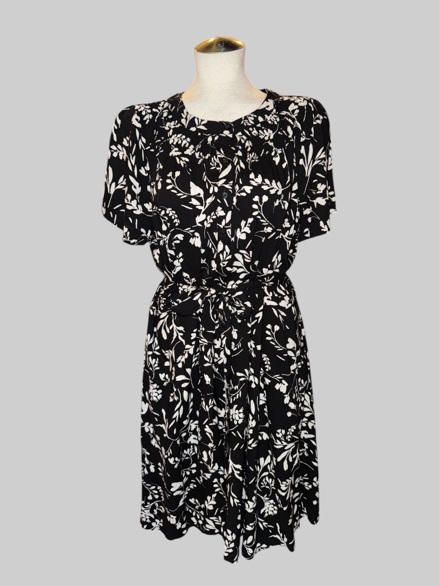 0X Black and white botanical print button up dress with belt