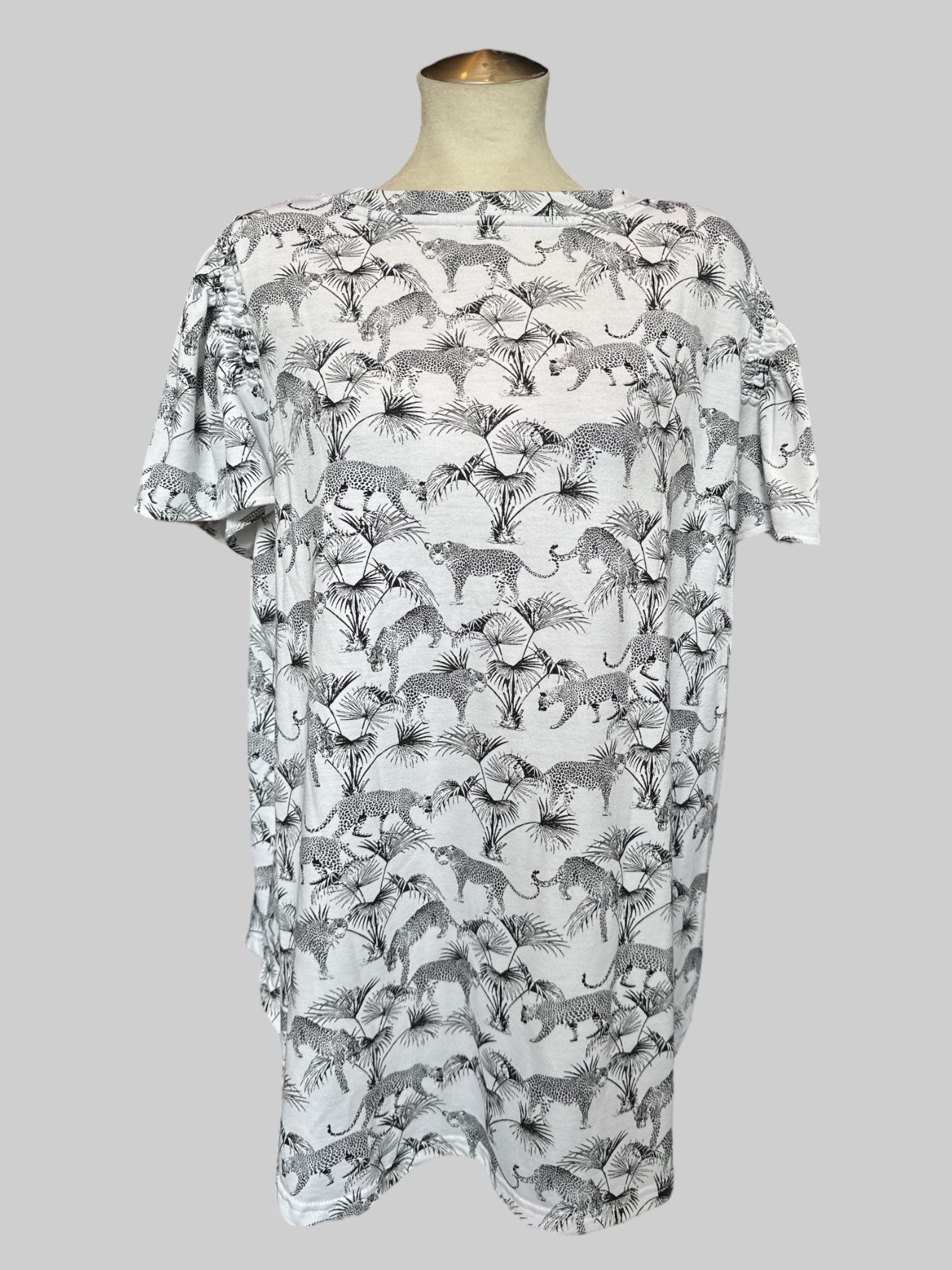 2X White and black Safari print flowy top