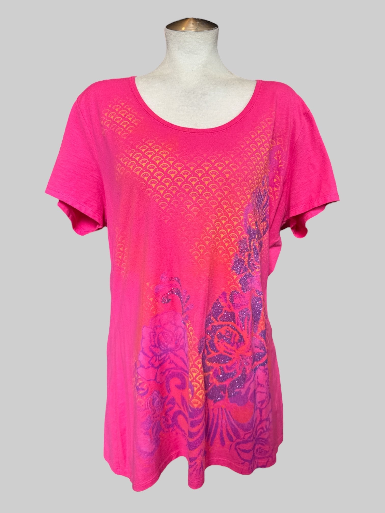 1X Pink t shirt with beautiful purple floral glitter and orange designs