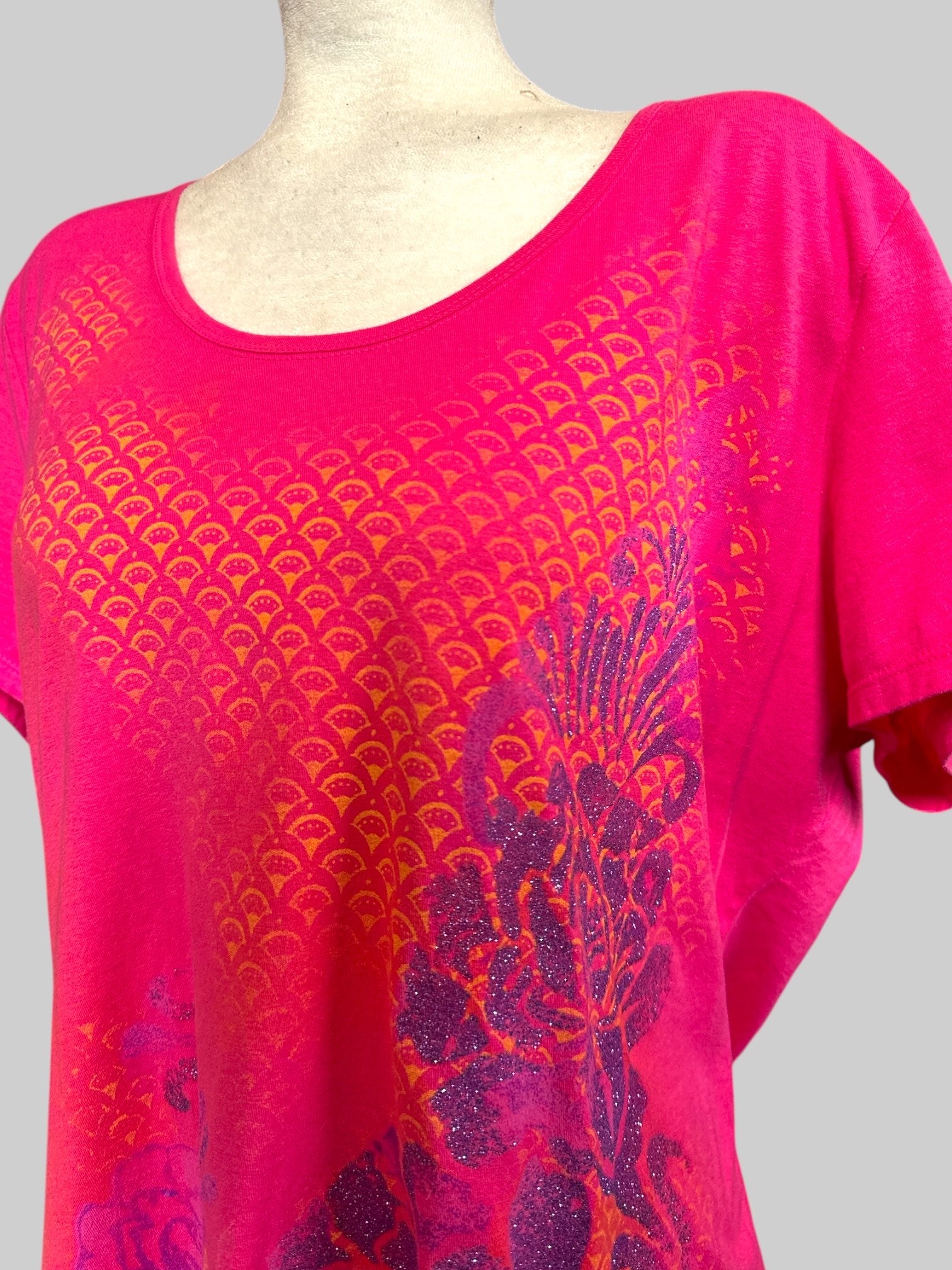 1X Pink t shirt with beautiful purple floral glitter and orange designs