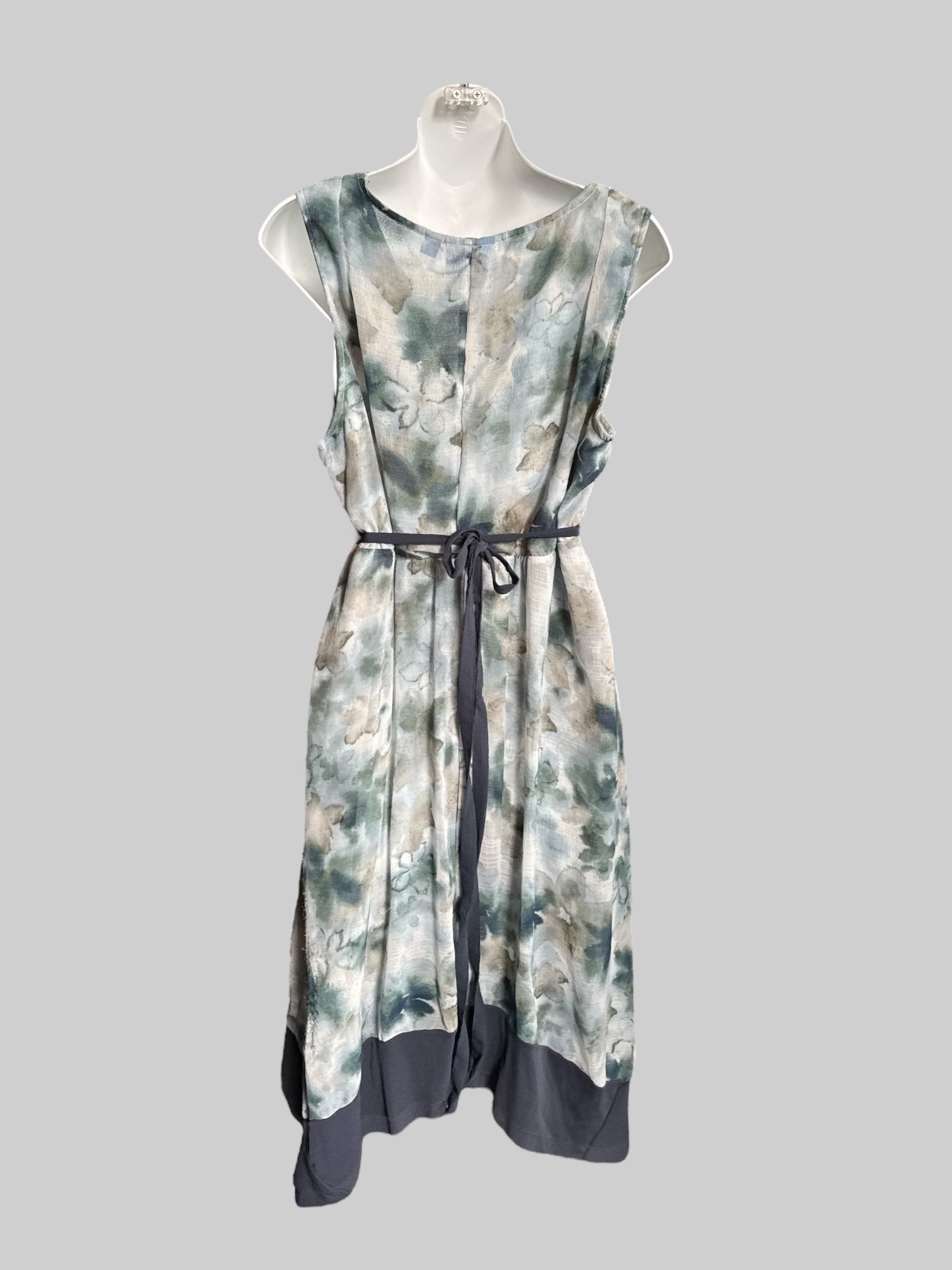 XL Simply Vera Wang green tone gauzy dress with belt and lining