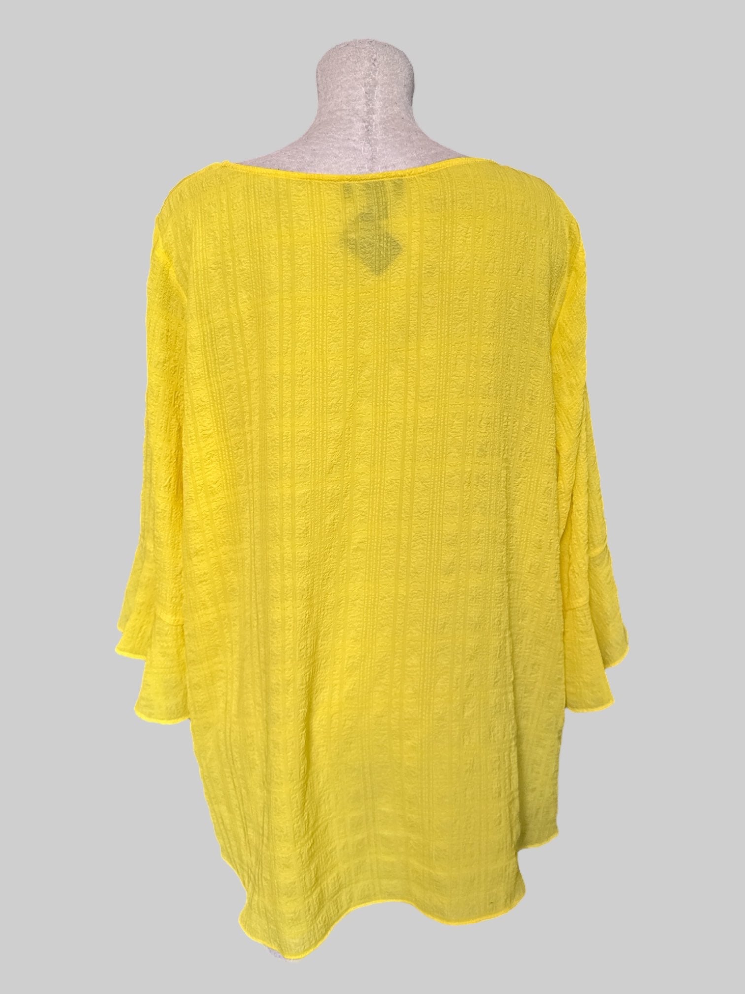 3X Flowy yellow top with bell sleeves and tie in front