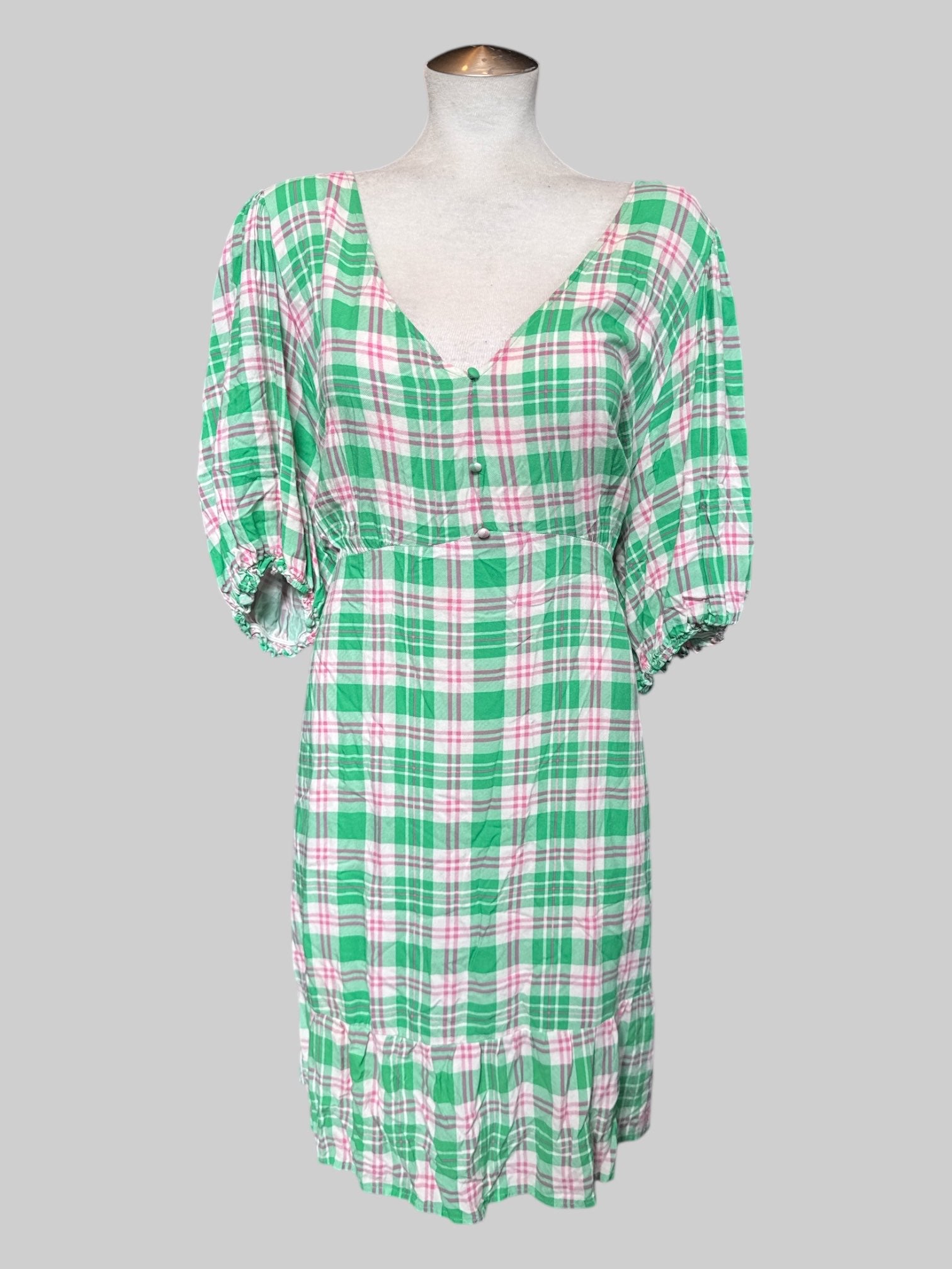 3X Flowy white, green and pink plaid dress with balloon sleeves and tie in back