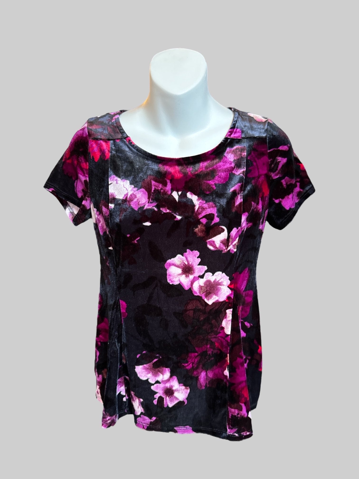 L Black, purple & pink floral velvet pleated top