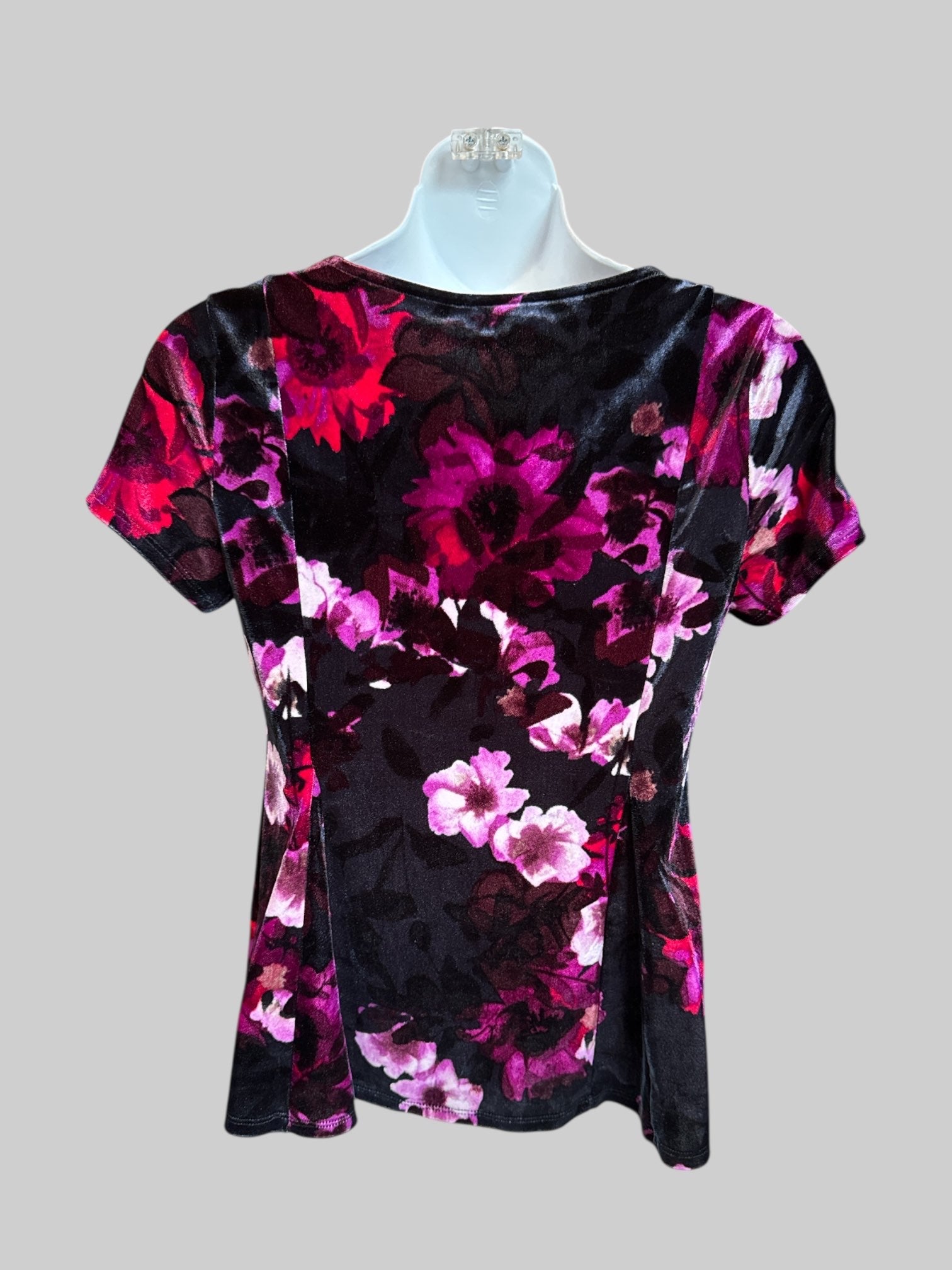 L Black, purple & pink floral velvet pleated top