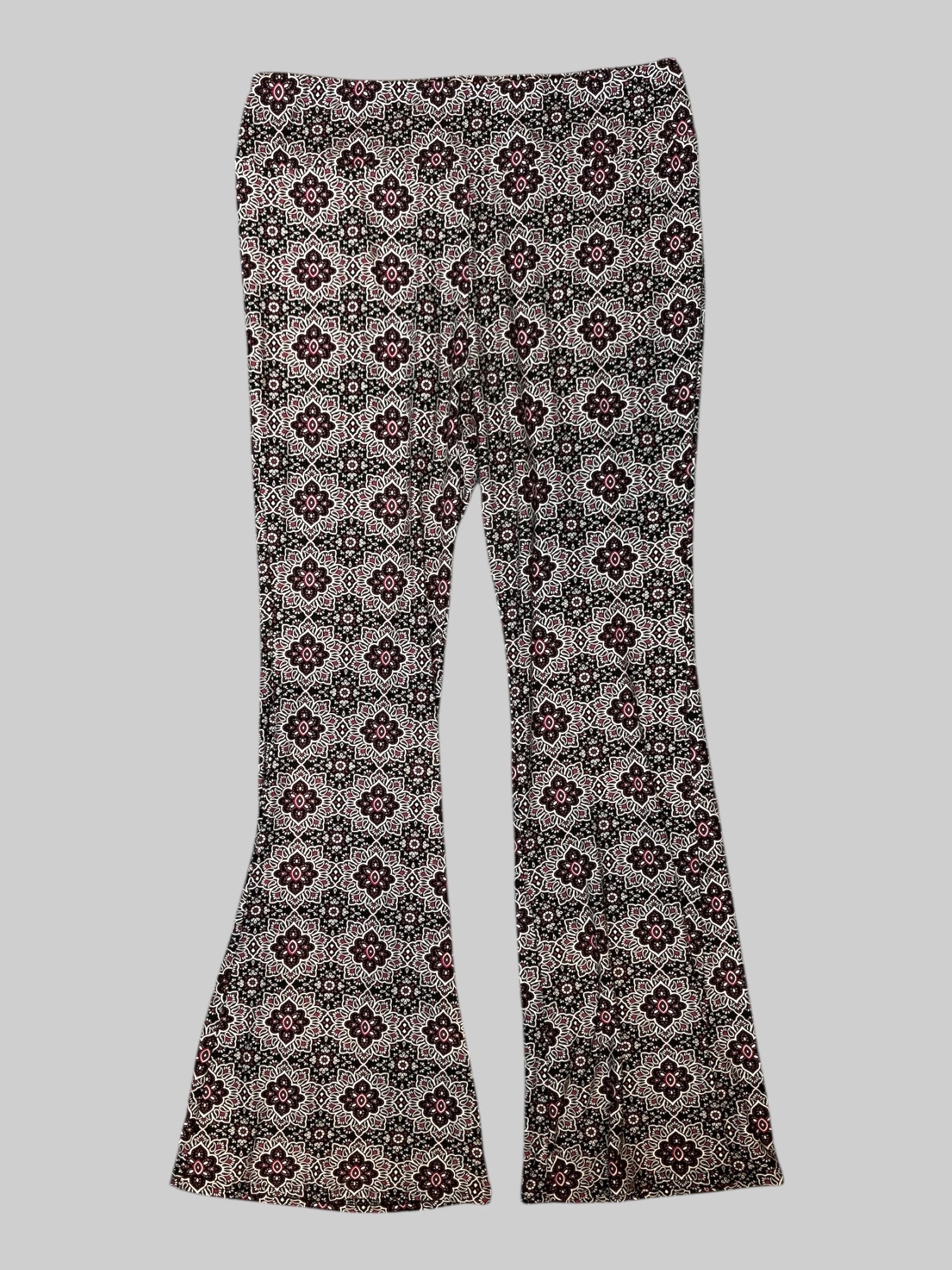 1X Flowy black pants with bell bottoms and purple white geometric pattern