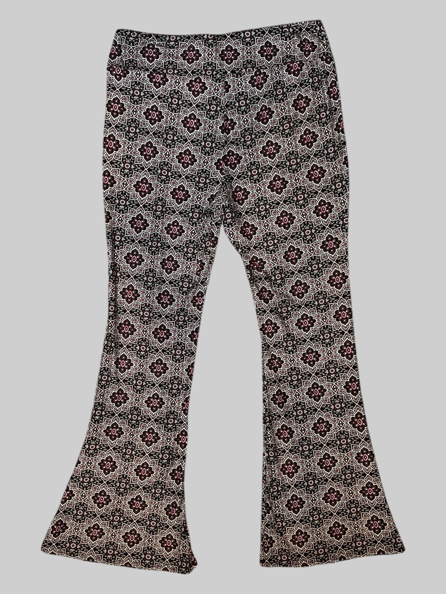 1X Flowy black pants with bell bottoms and purple white geometric pattern