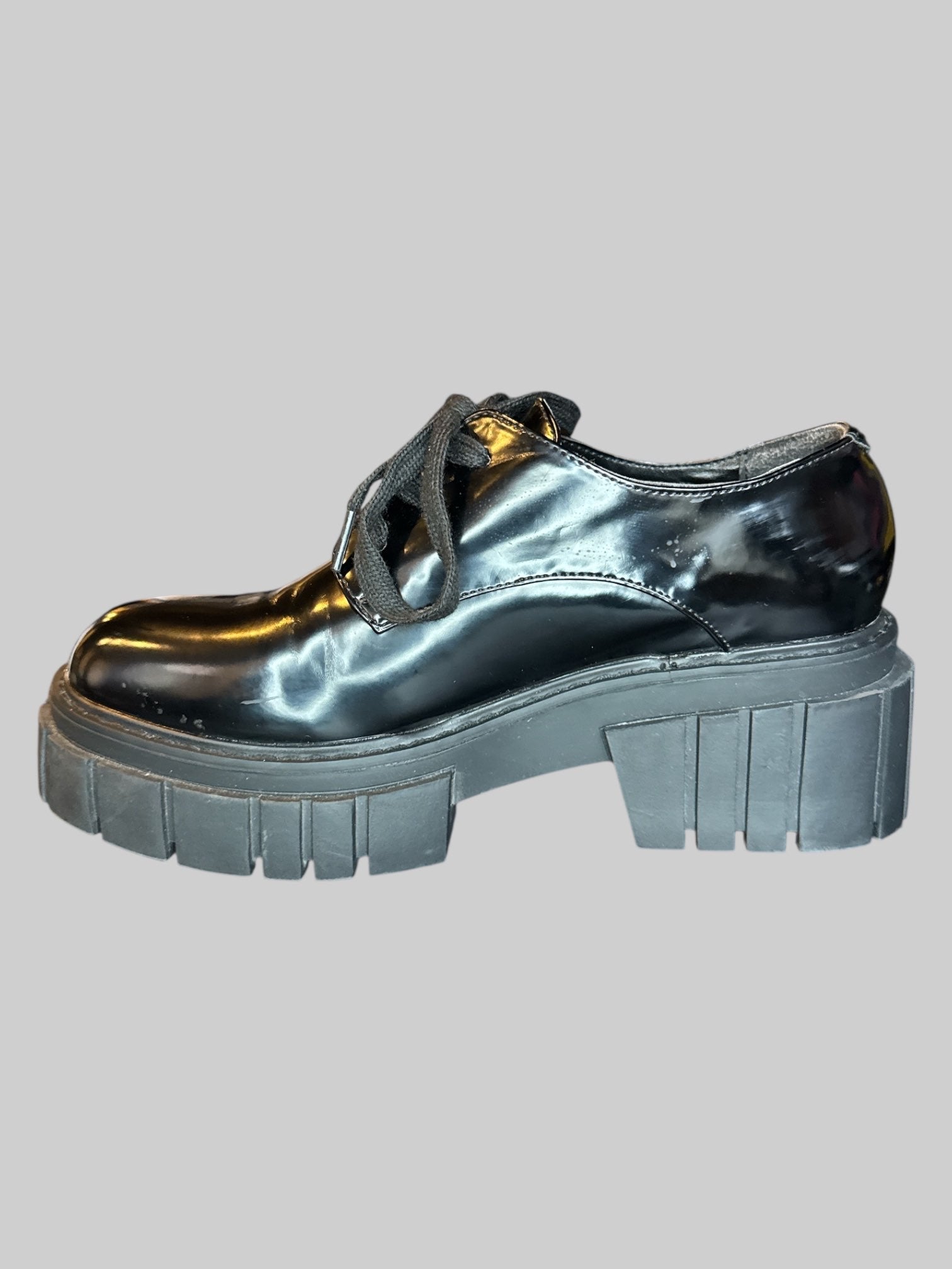 Size 8M black faux vinyl platform creepers with some scuffing