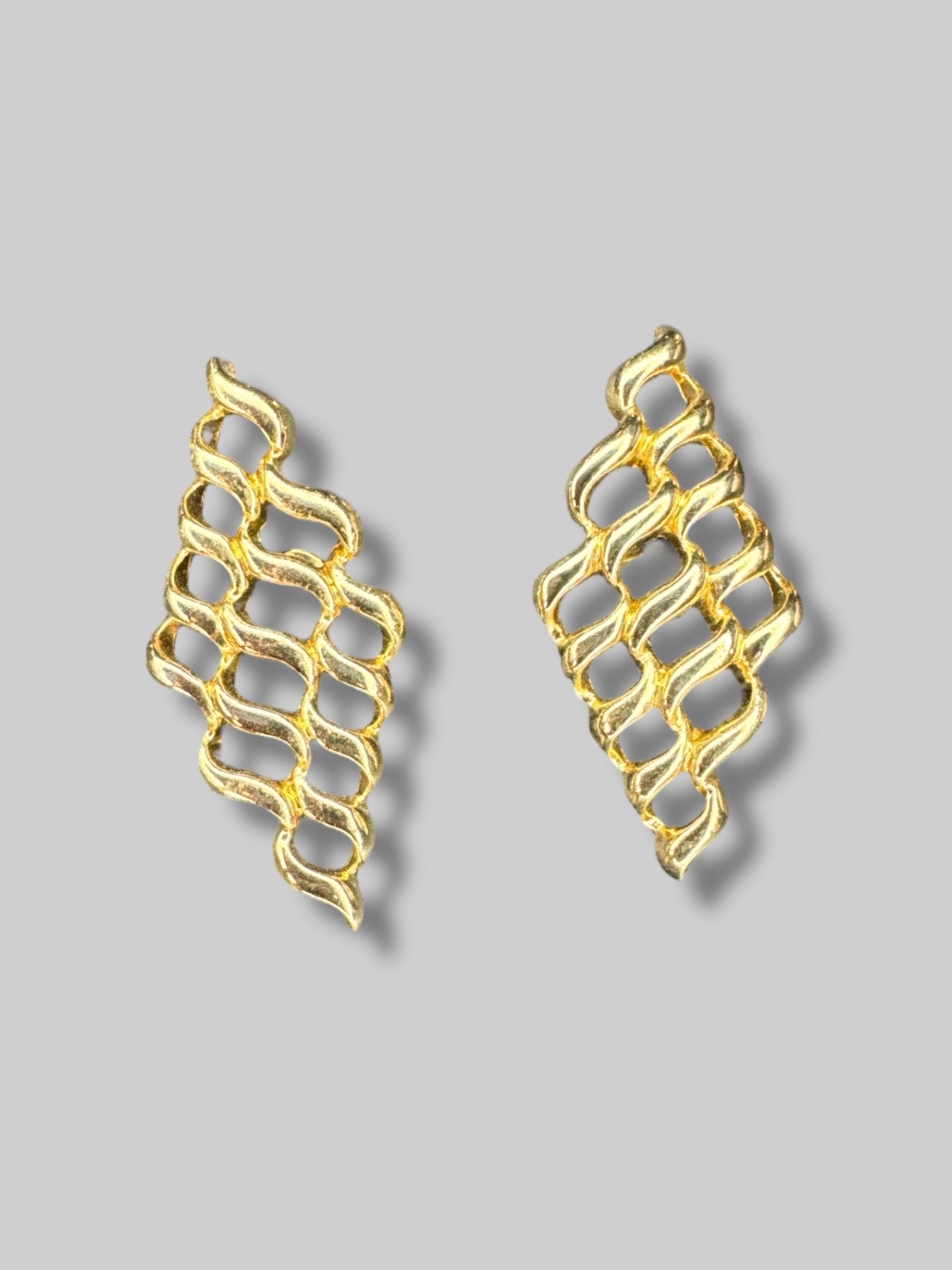 Vintage Avon gold tone lattice earrings