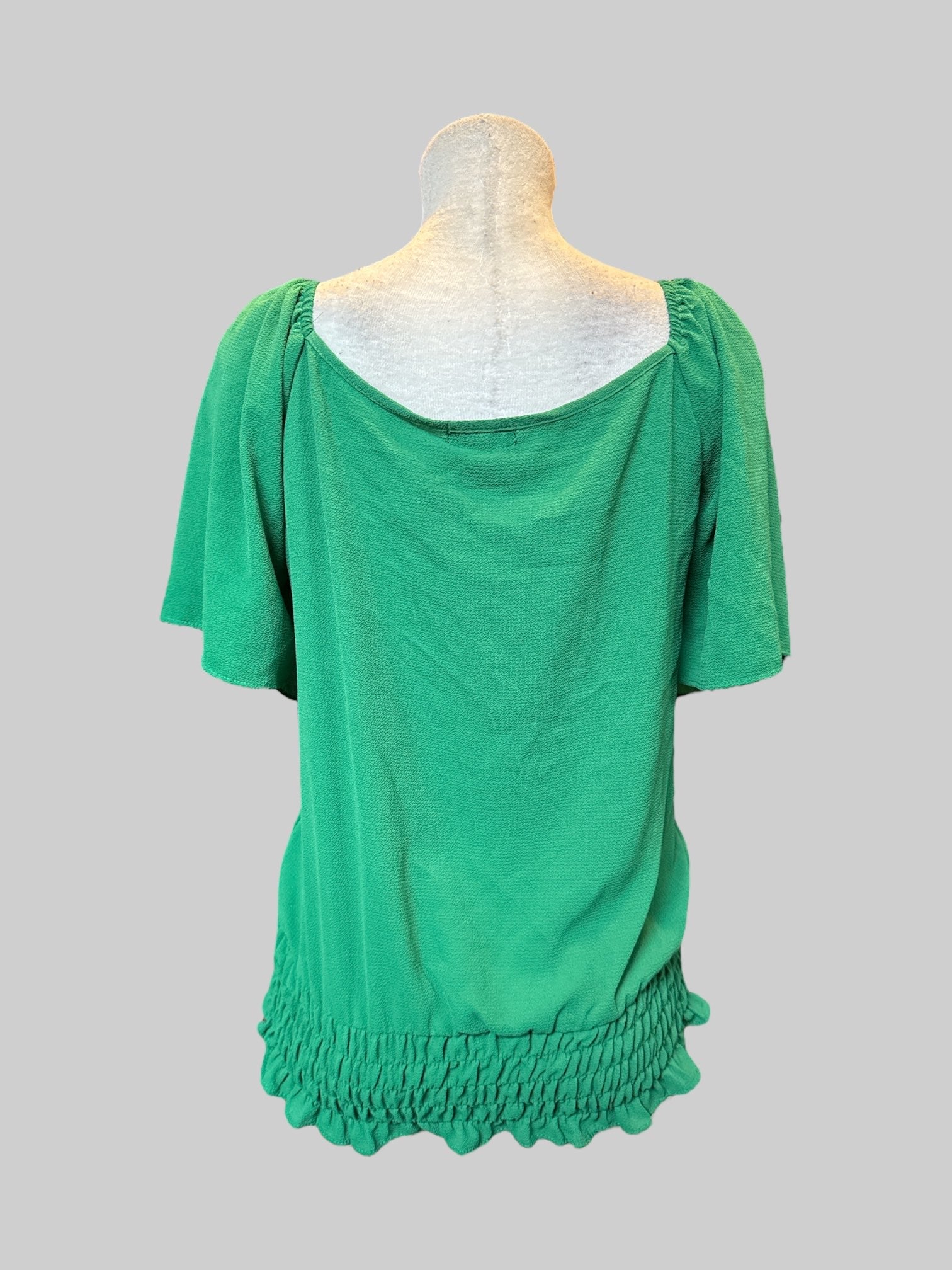 1X Green faux button up top with elastic shoulder and shirred waist