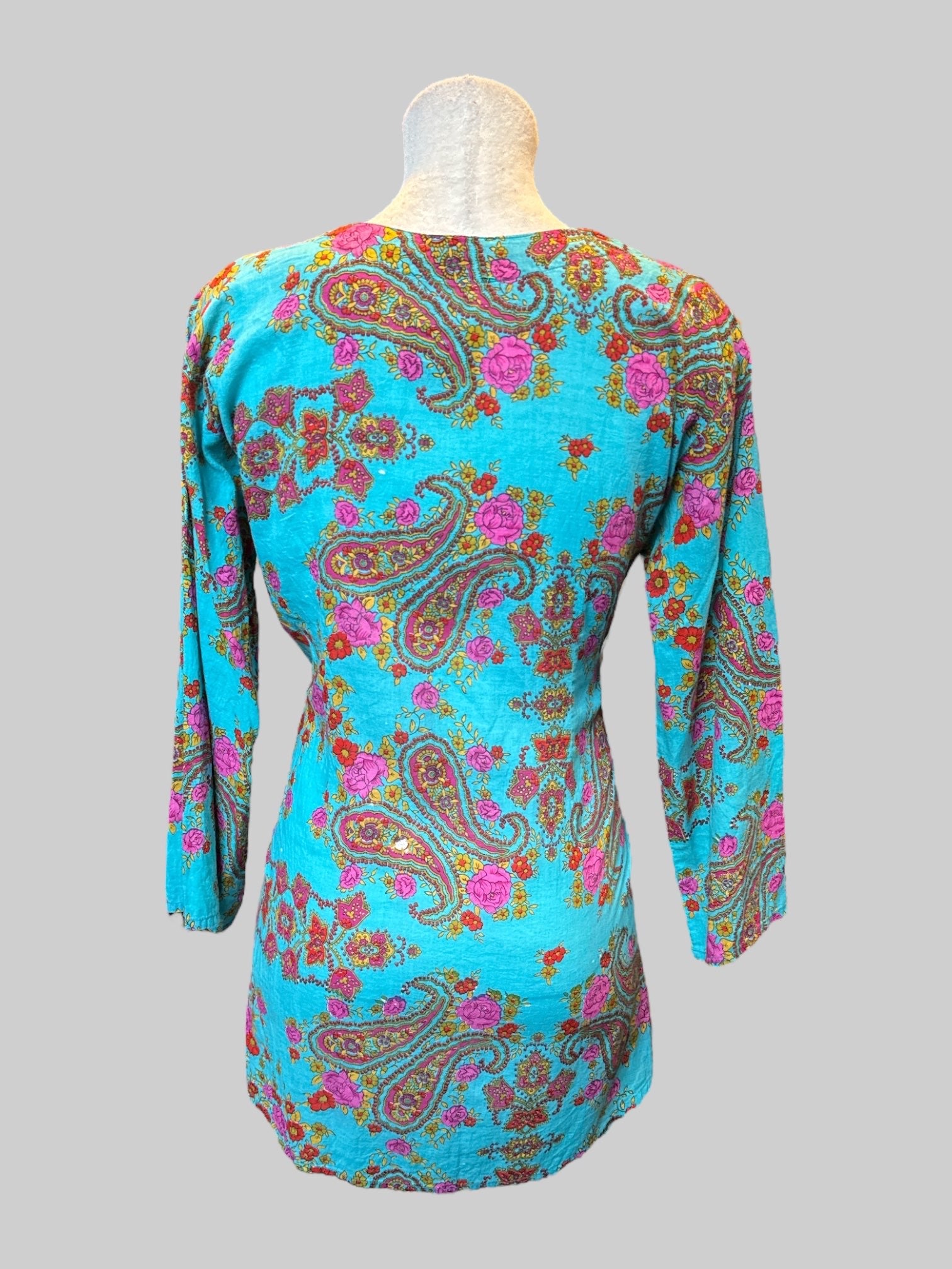 M Blue floral paisley tunic style top with light misprints