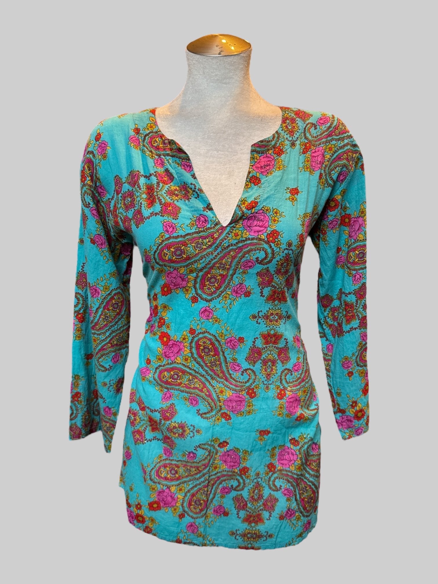M Blue floral paisley tunic style top with light misprints