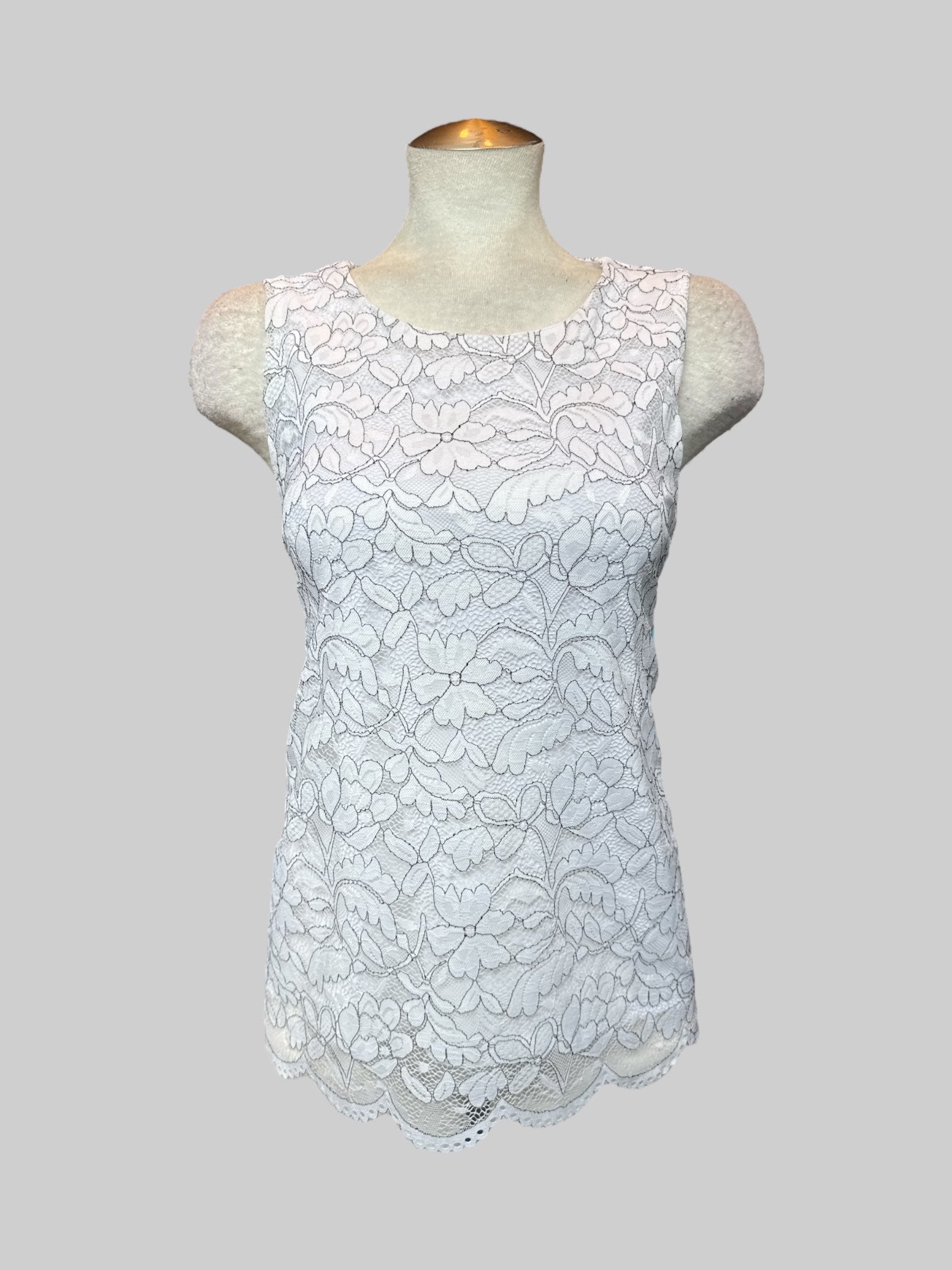 L NWT White sleeveless top with lining, and black and white floral lace