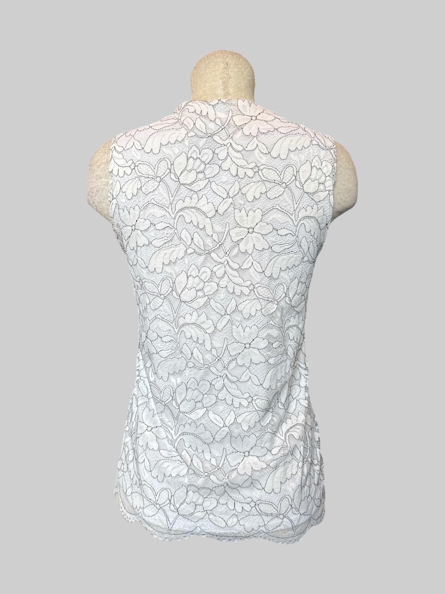 L NWT White sleeveless top with lining, and black and white floral lace